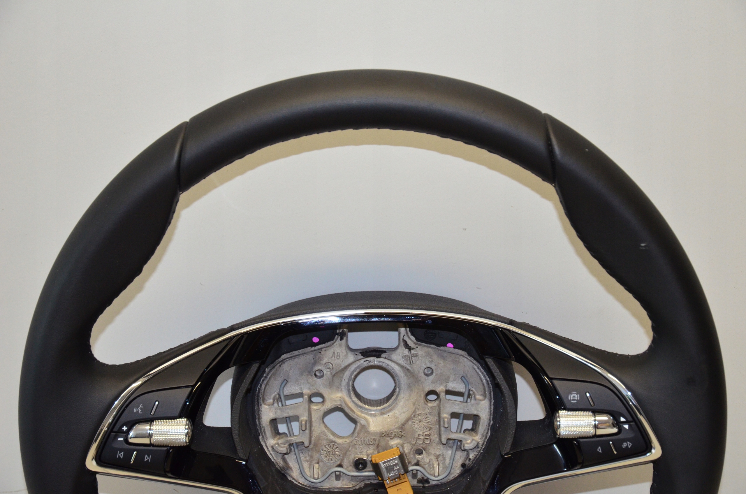 SKODA SCALA KIEROWNICA SKÓRA 5E3419093A TK6 Producent części Skoda OE