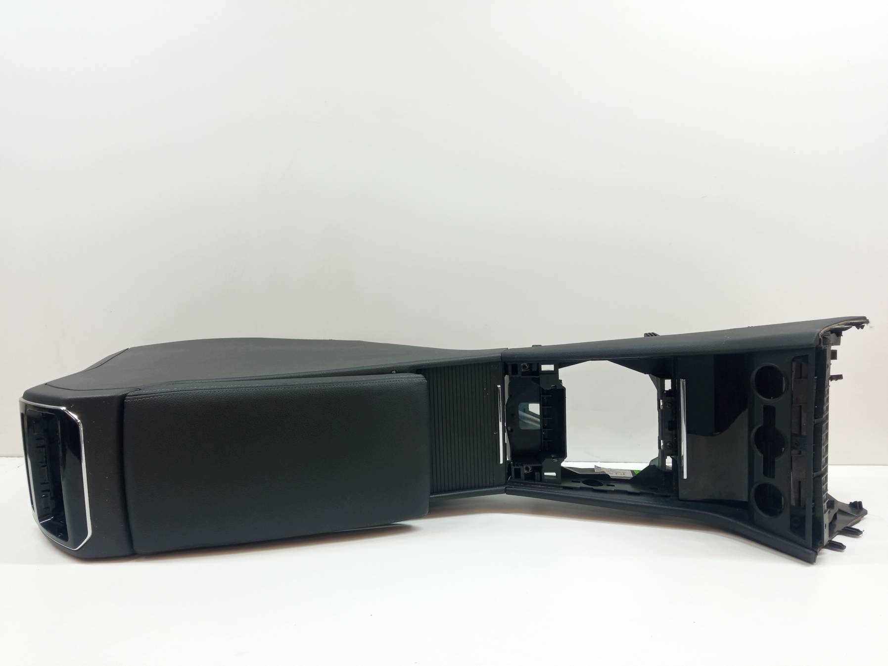 TUNEL central armrest 3V Skoda Superb III (2015-2024)