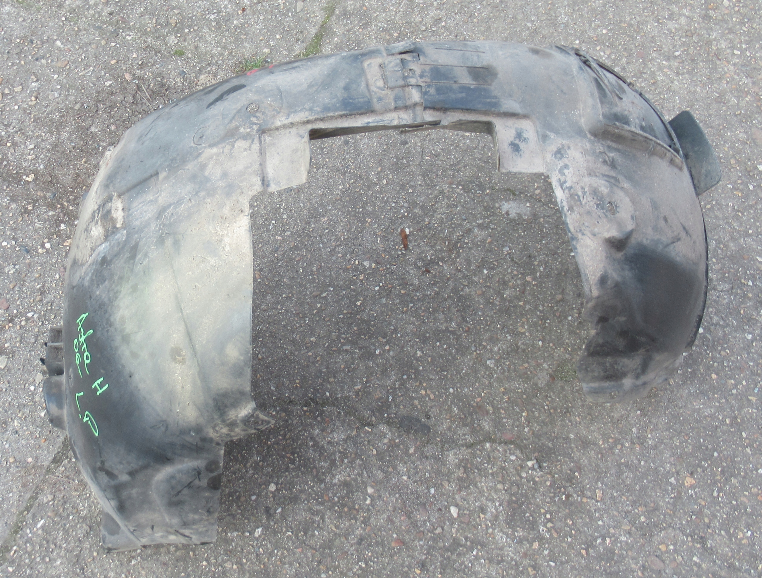 OPEL ASTRA H CABRIO 1.9 CDTI 06R mudguard left front