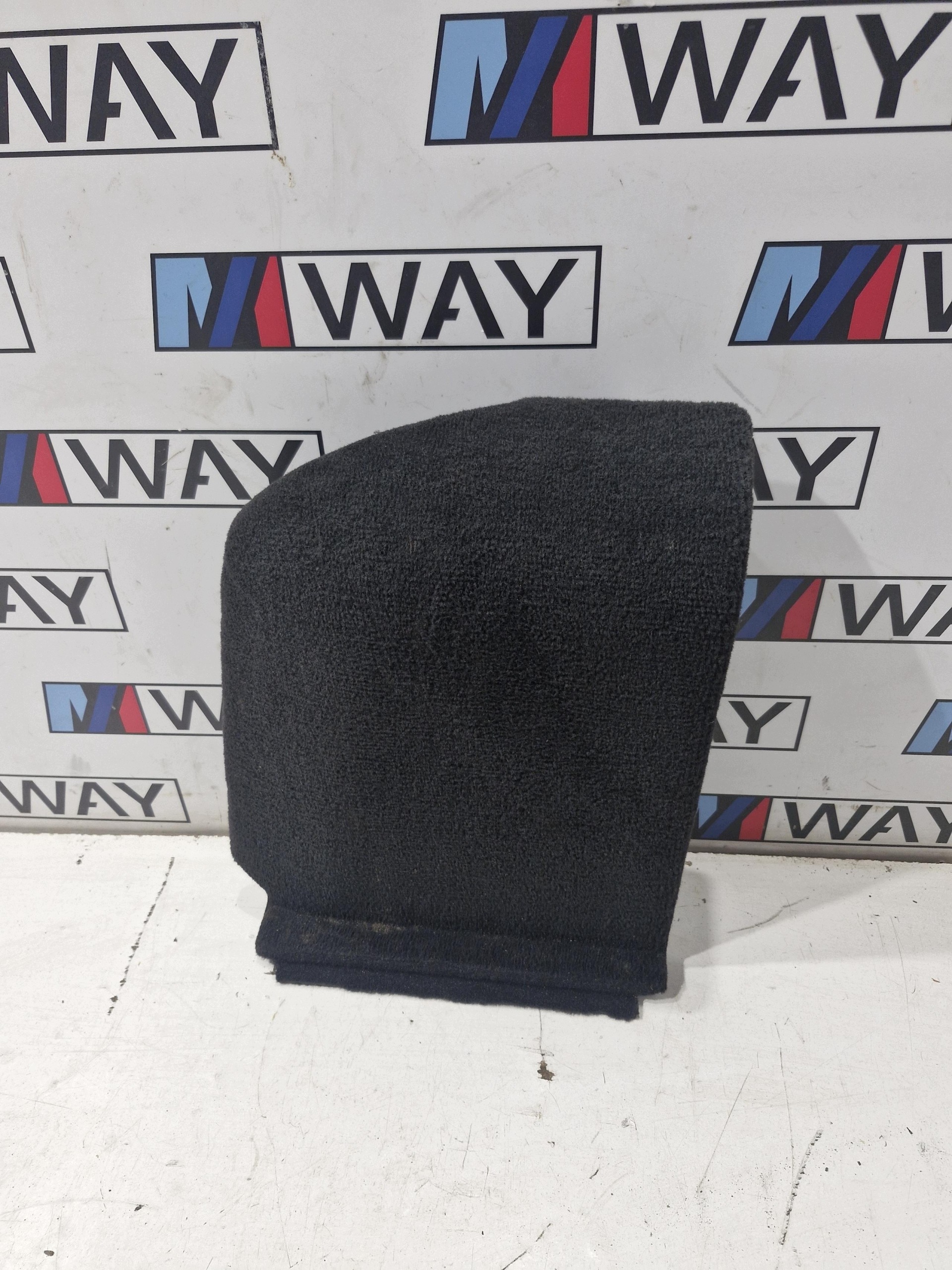 8185229 BMW E39 boot upholstery left rear part