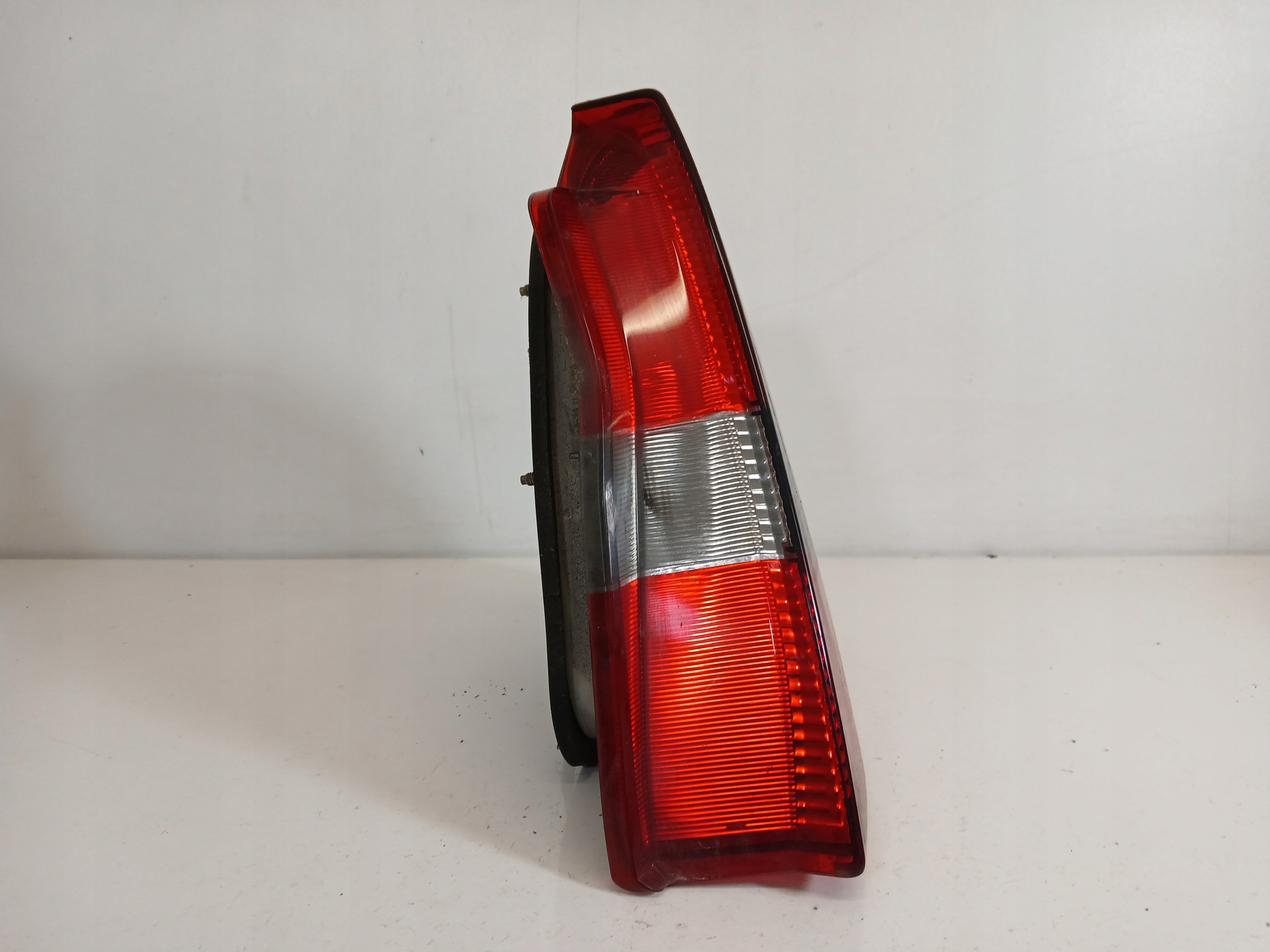 MITSUBISHI CARISMA light right rear part
