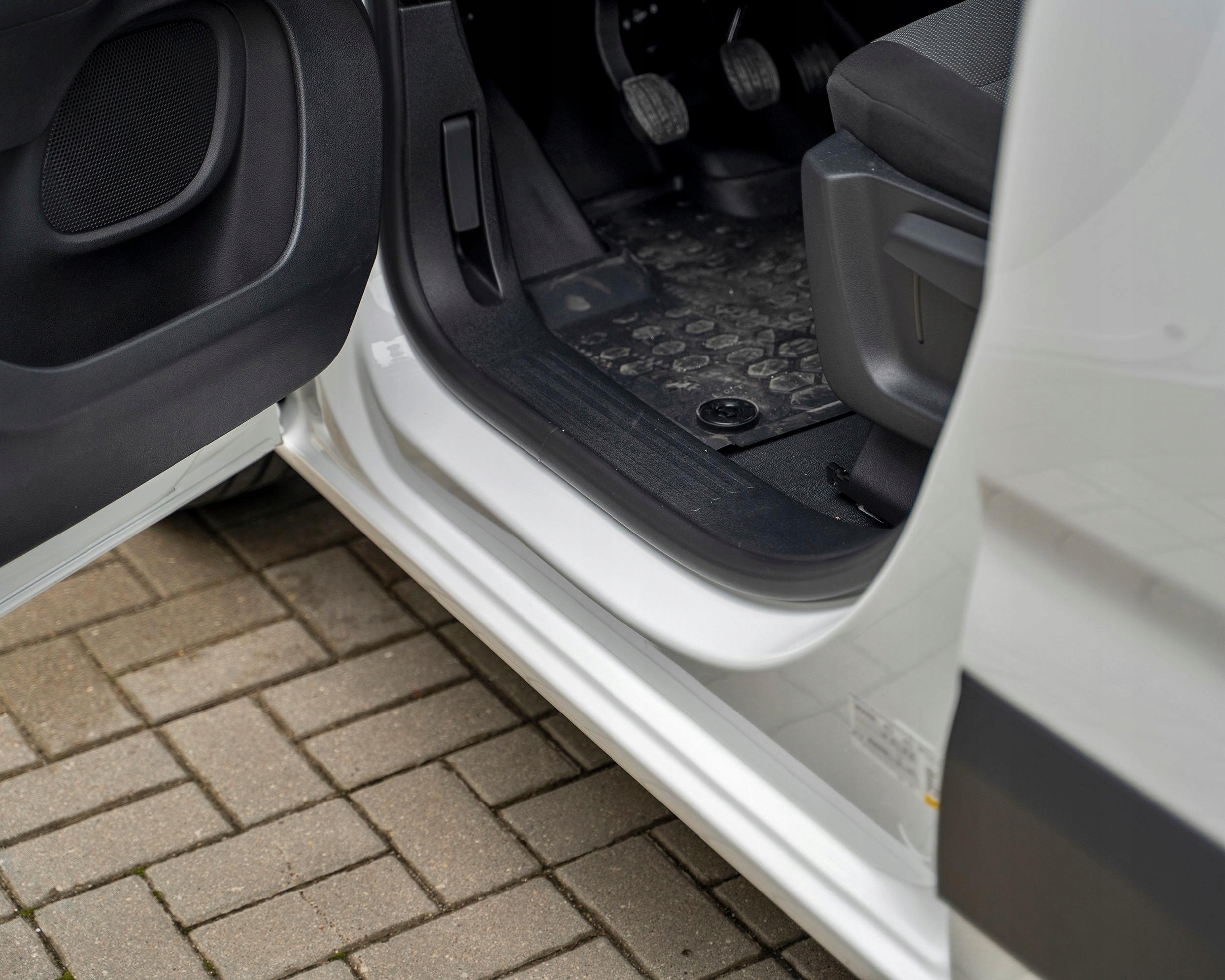 Nakładki listwy progowe PEUGEOT RIFTER 2018- Producent Alu-frost