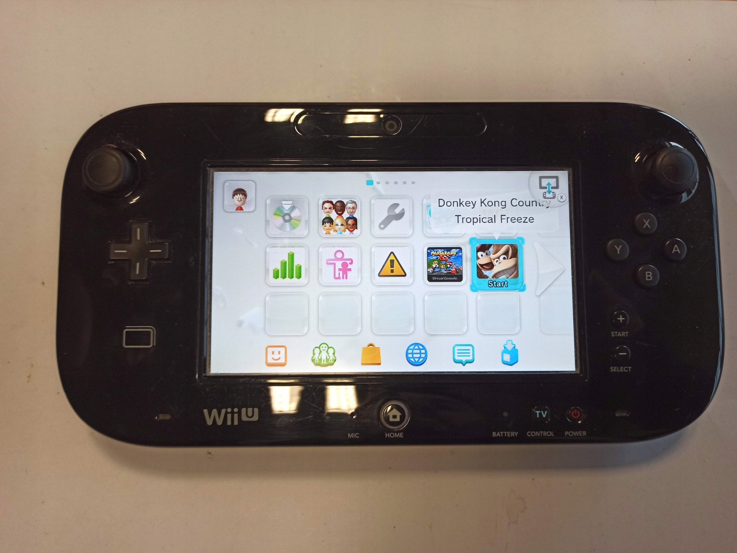 NINTENDO WII U 32GB + GAMEPAD + 2 GRY + 2 PRO CONTROLLERY NINTENDO WII U 32GB + GAMEPAD + 2 GRY + 2 PRO CONTROLLERY