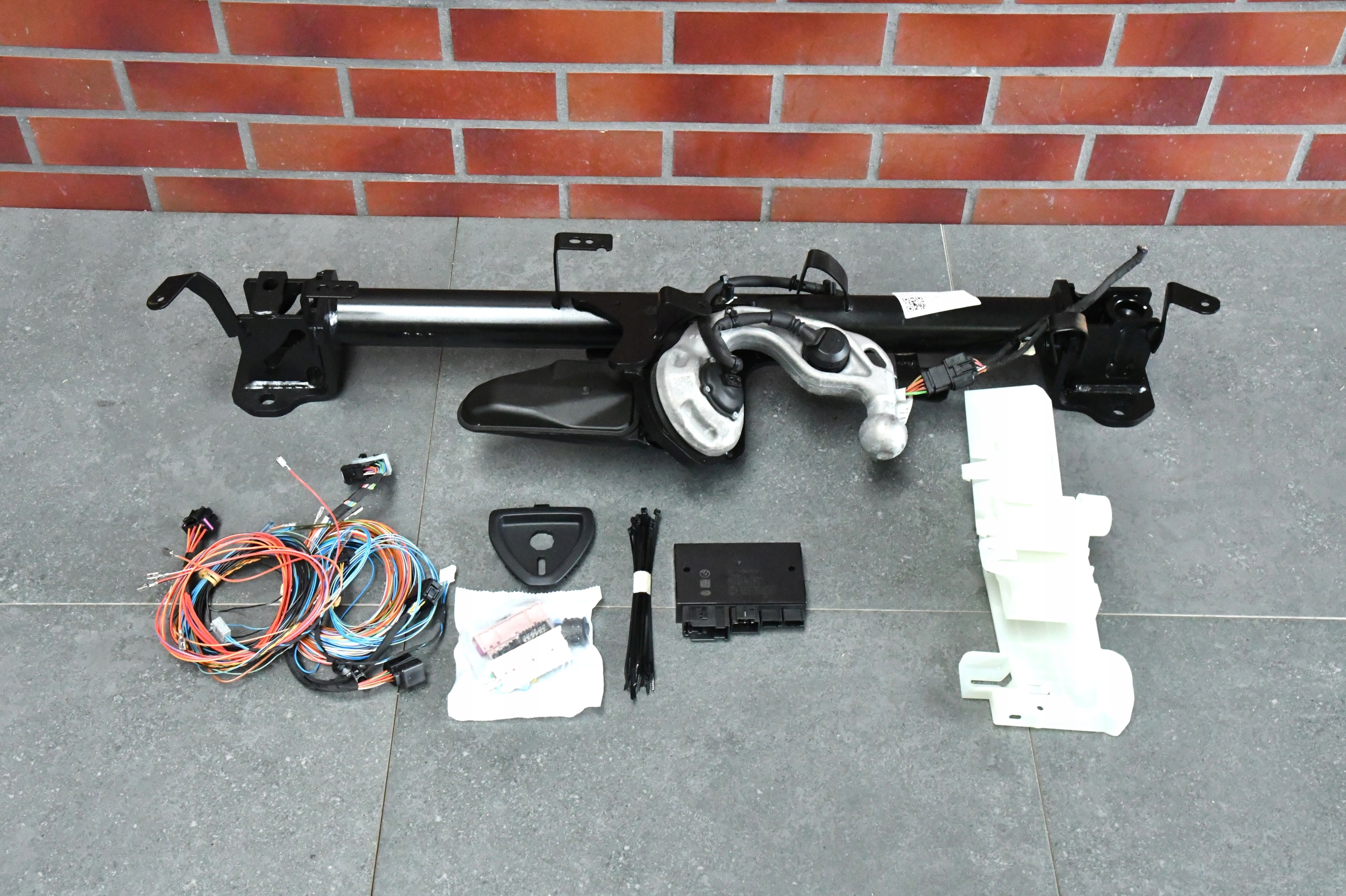 tow electrical module bundle wiring BMW 5 G60 M5 F90 10km