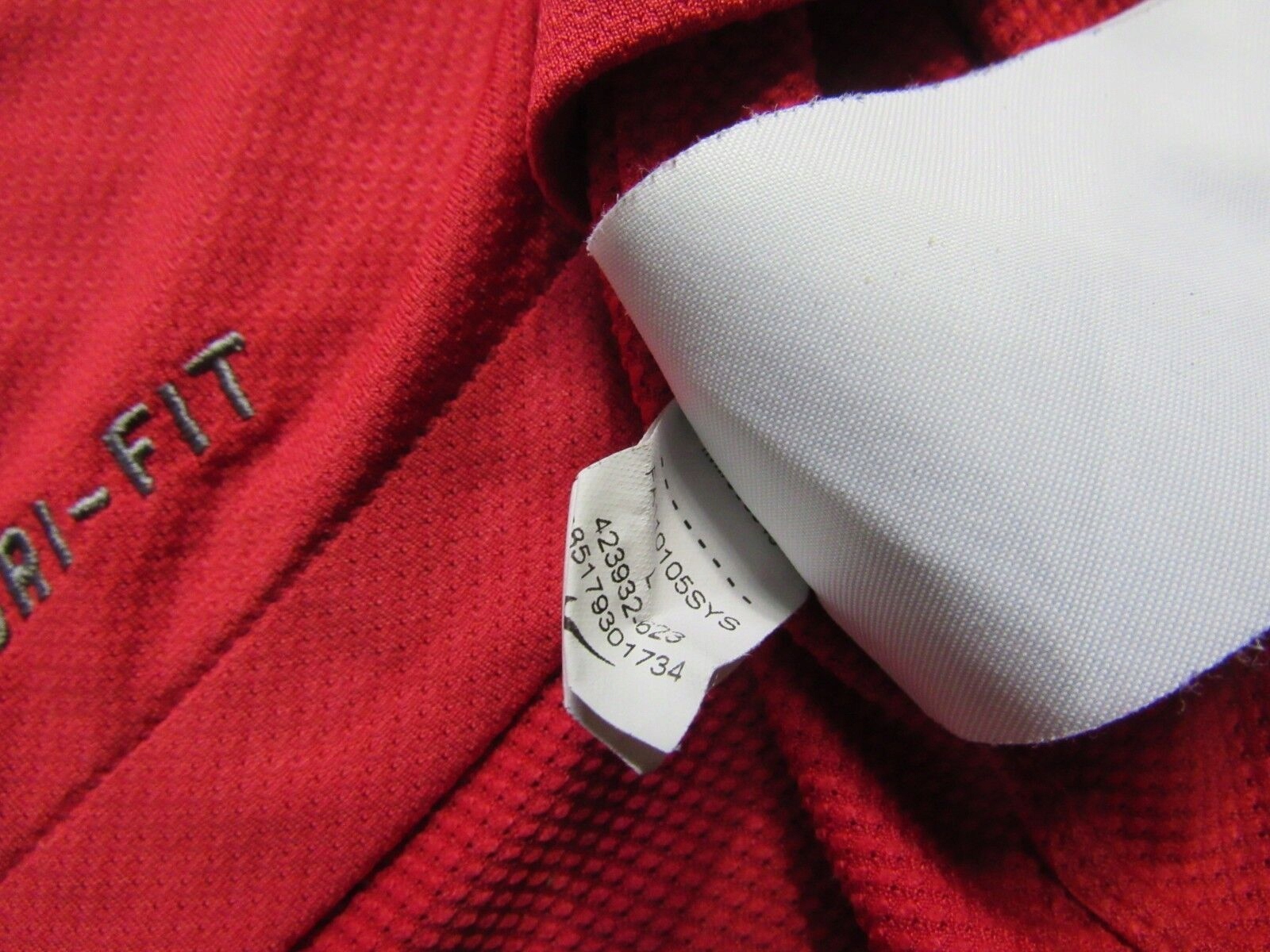 MANCHESTER UNITED oryginalna domowa koszulka NIKE sezon 2011-2012 rozm L Materiał dominujący poliester