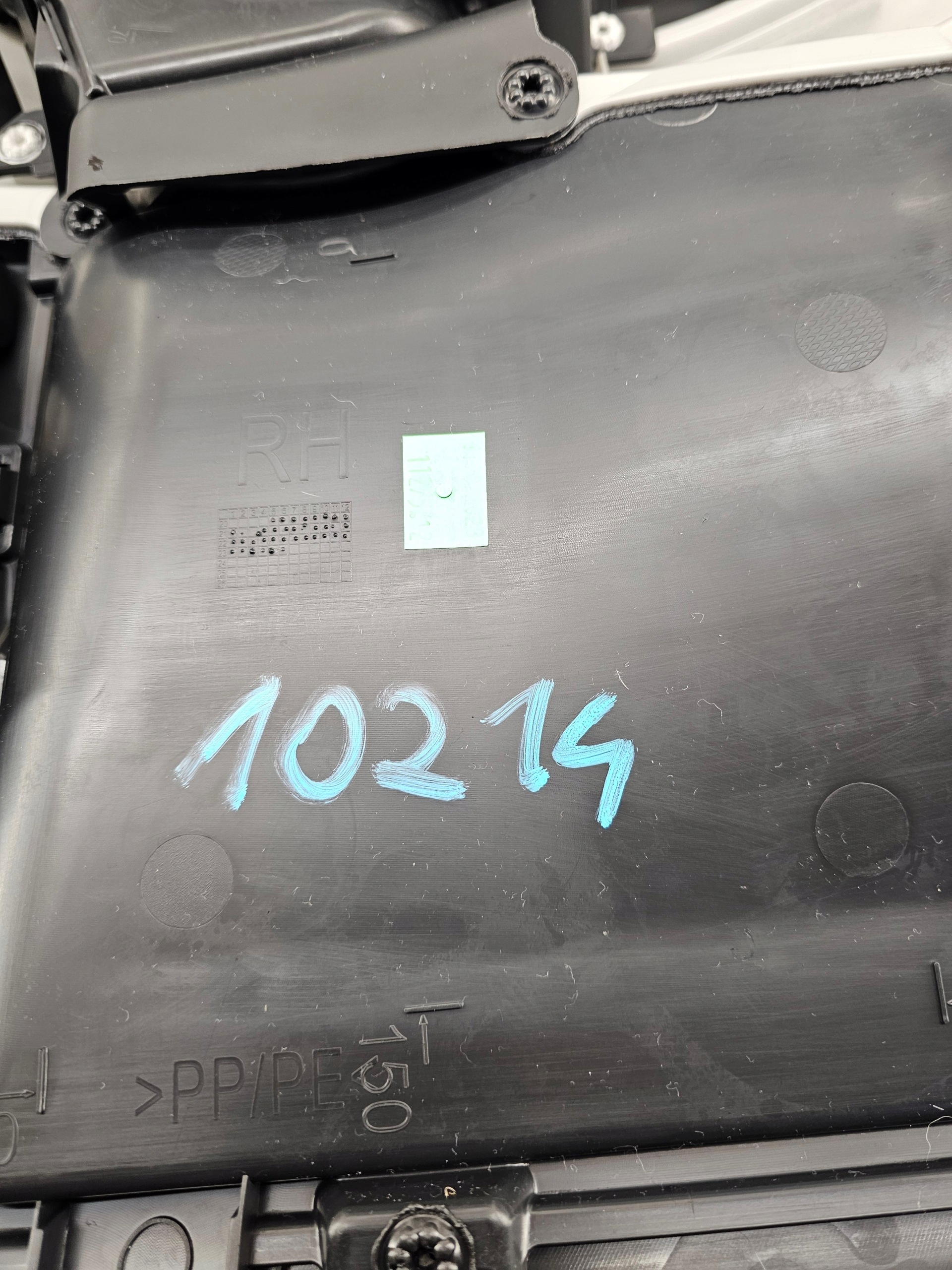 YARIS IV side upholstery door right front EUROPA