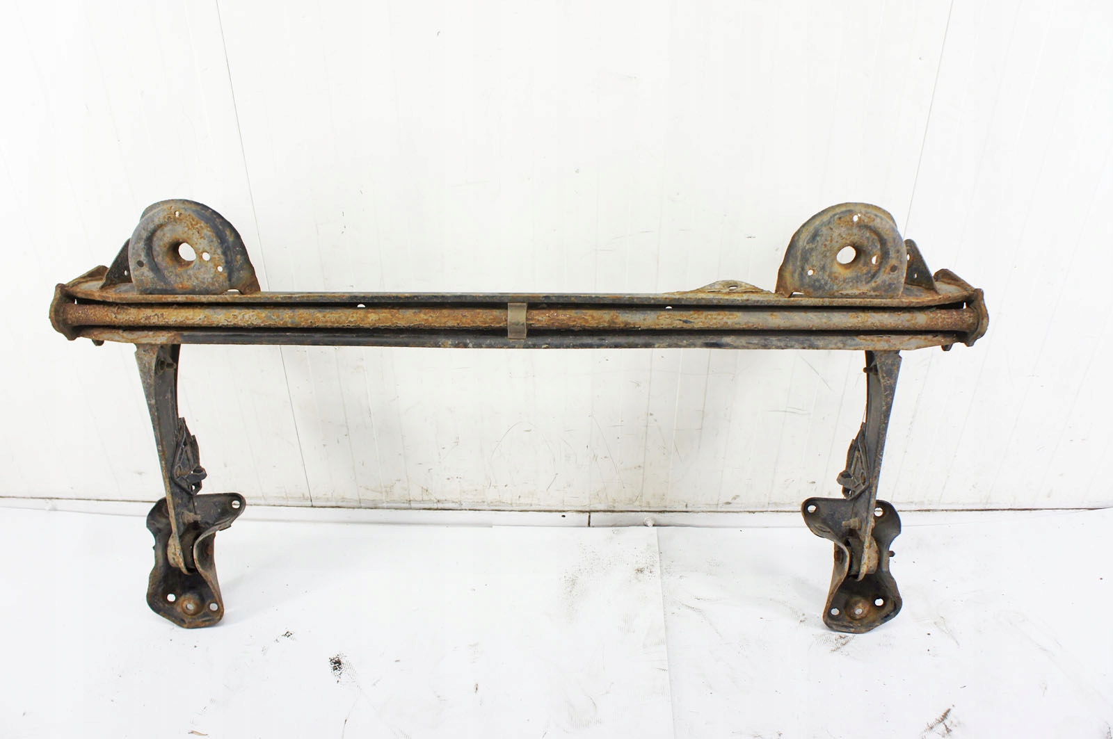 PY009 VW Jetta 5c 2.0i Belka Zawieszenia Tył Producent części Volkswagen OE