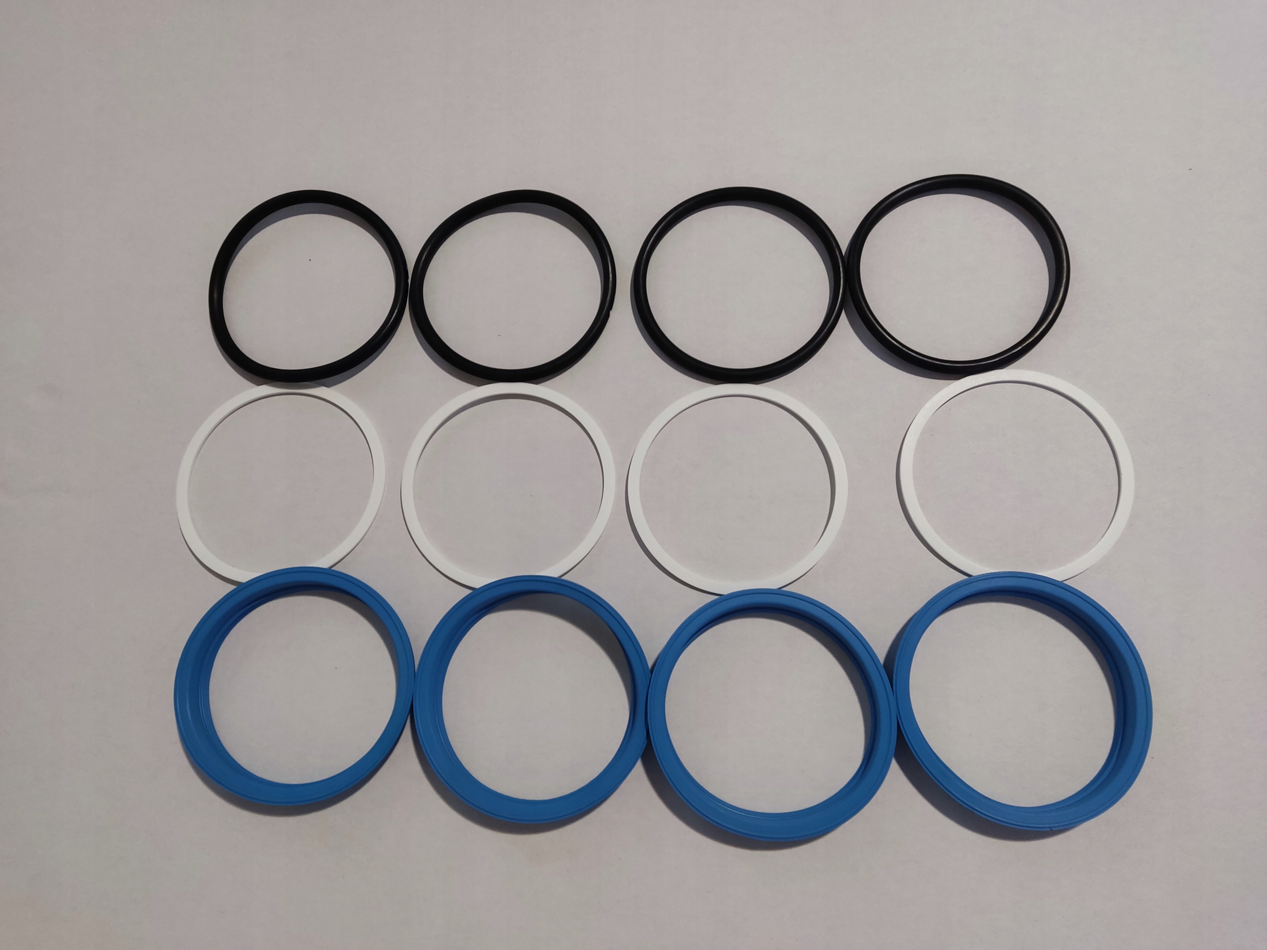 ZESTAW USZCZELNIEŃ ZACISKU HAMULCOWEGO BELL B25, B30D