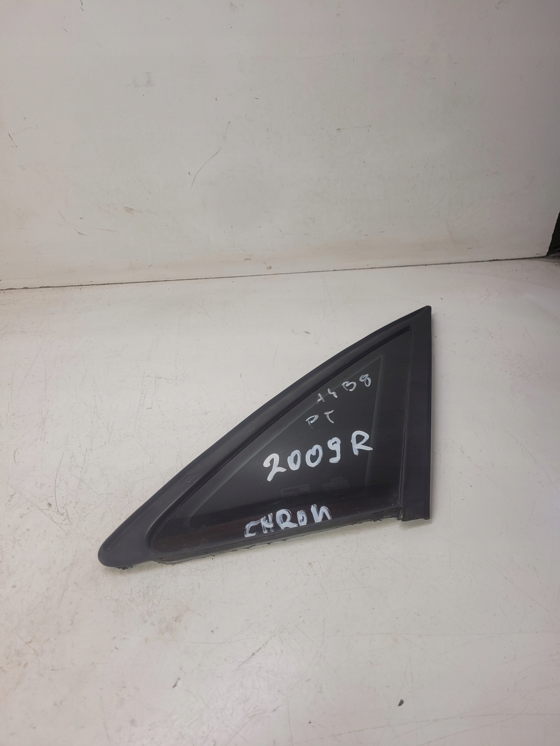 window bodywork AUDI A4 B8 sedan CHROM right rear part 2009R