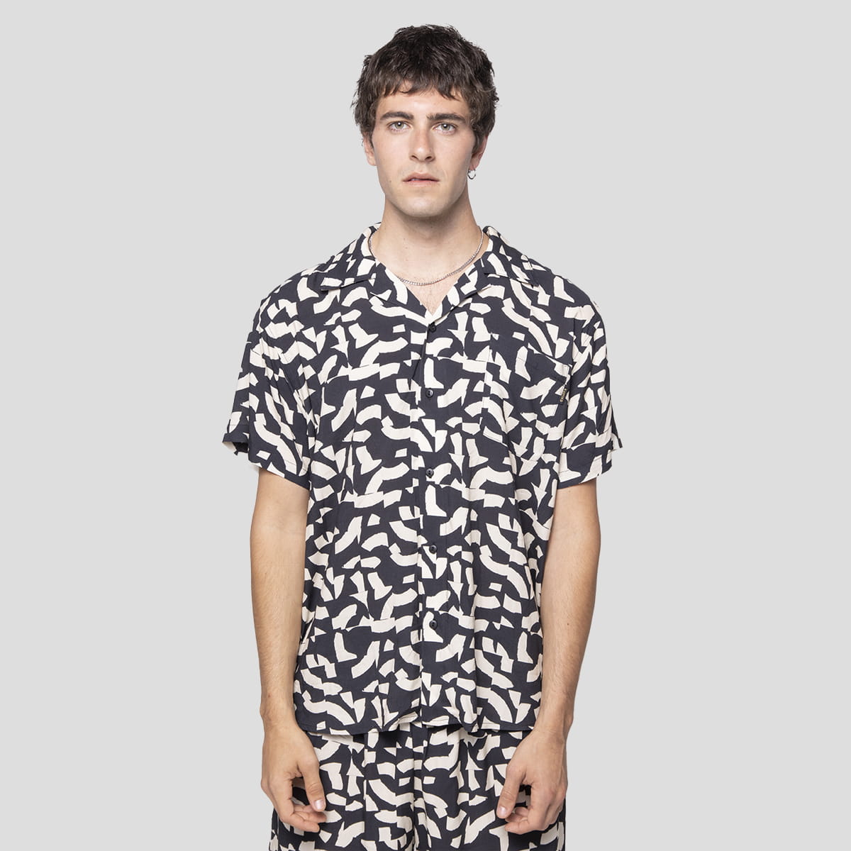 Pánská košile Kaotiko Geo Abstract XL, vícebarevná, Městská