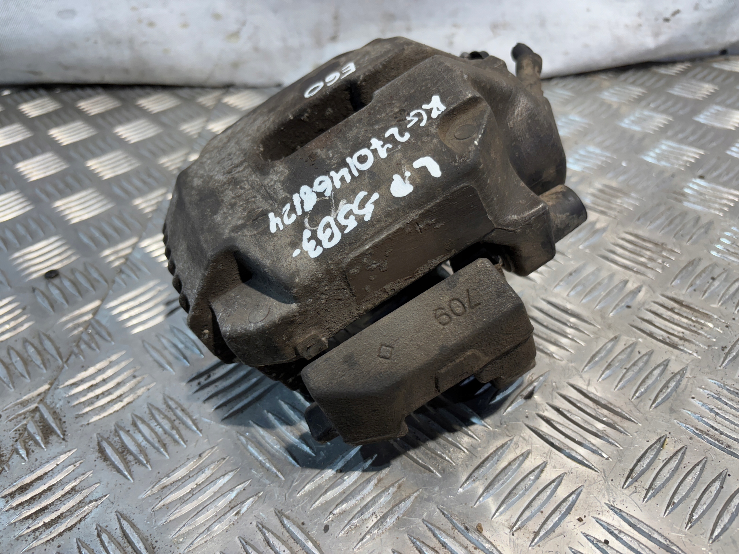 strmeň Brzdový ľavý predok BMW E60 2,0D
