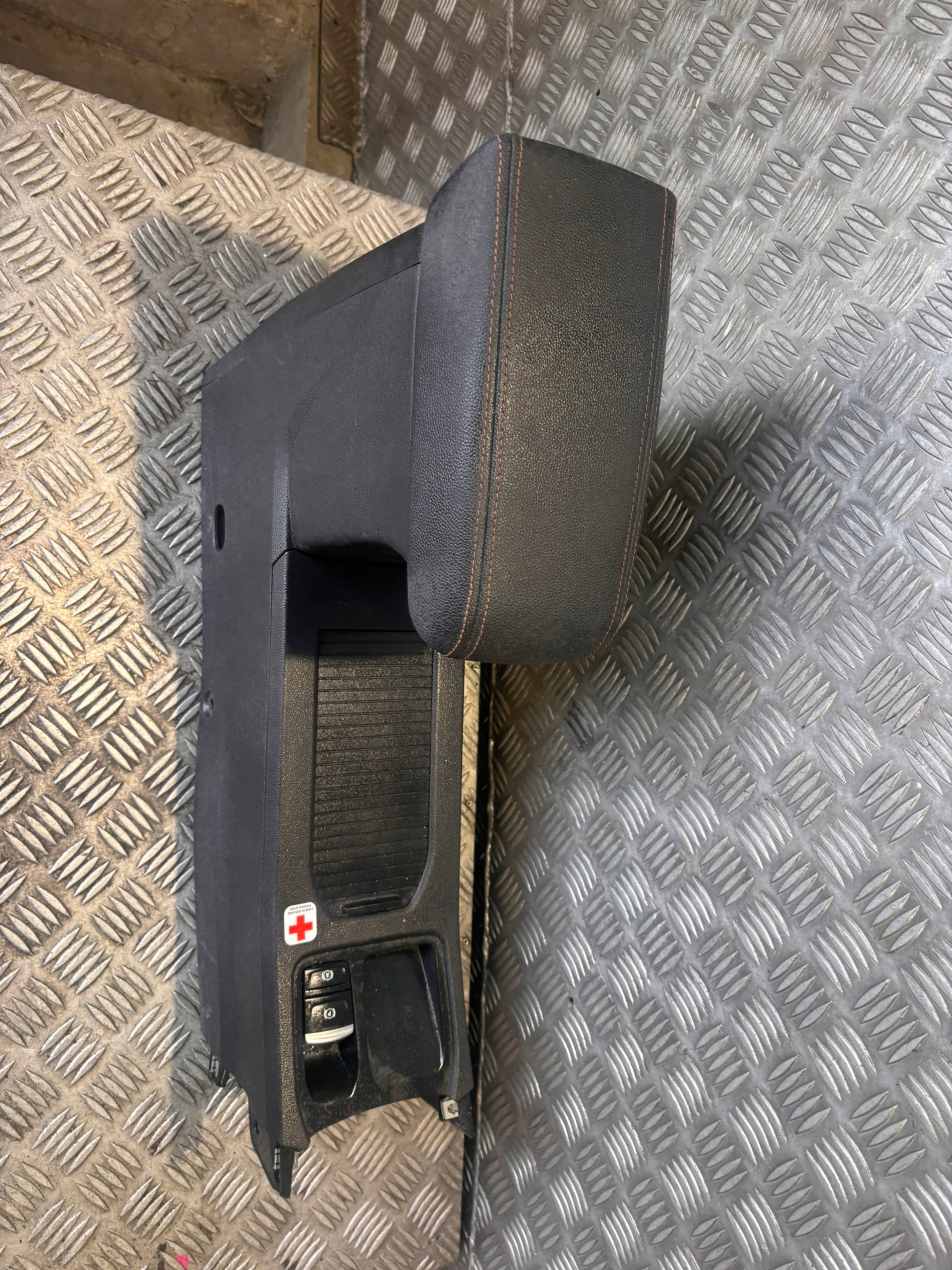 TUNEL PODŁOKIETNIK RENAULT CLIO V 969158883R