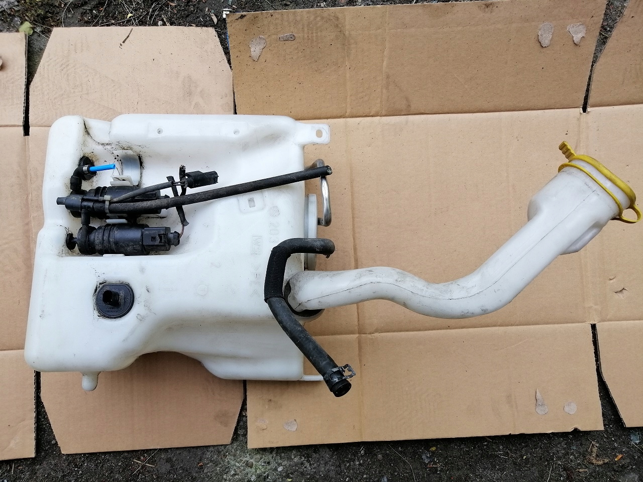 MERCEDES W203 бачок омывателя 2038600660