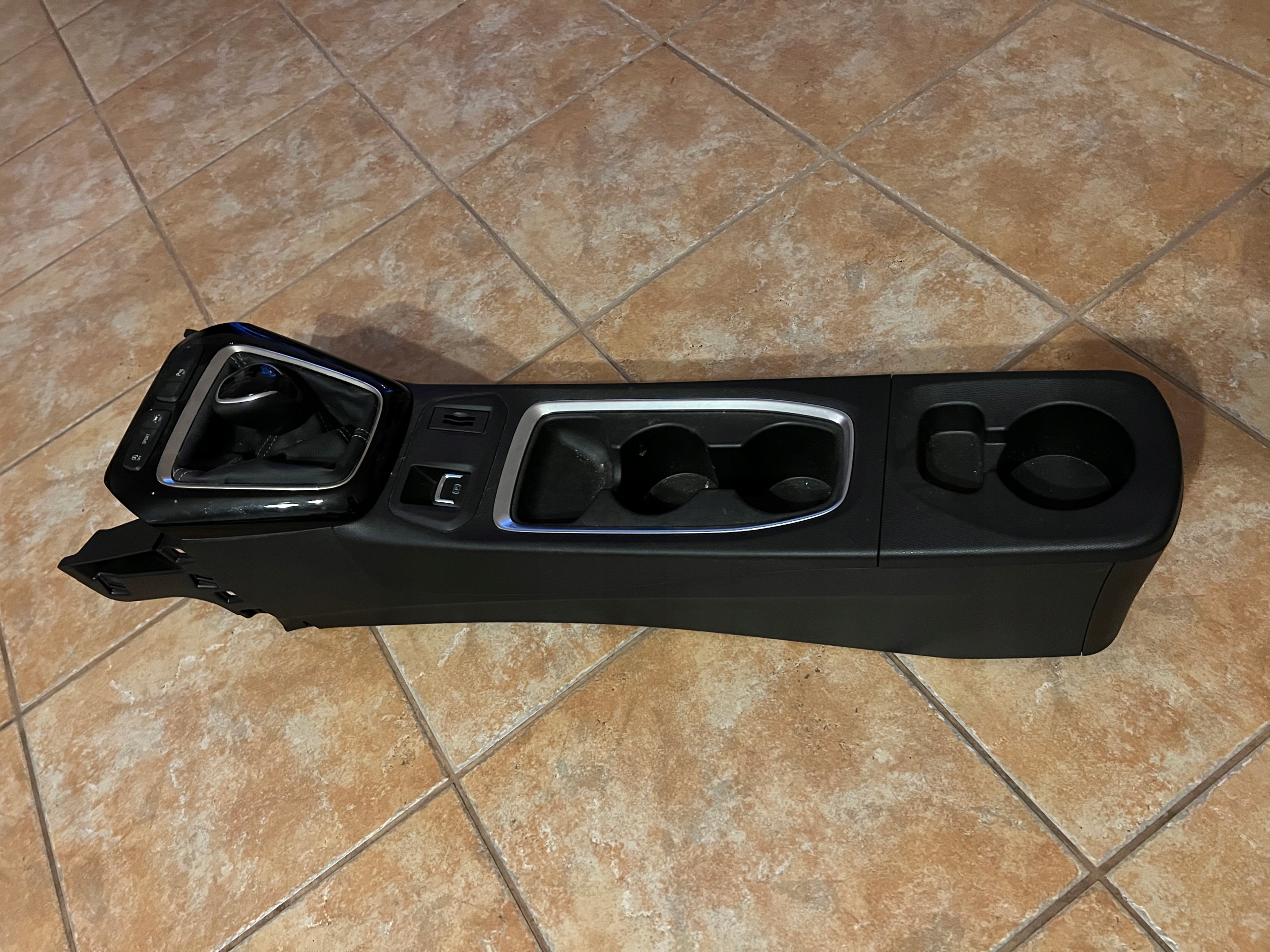 Повний центральний тунель Opel corsa F