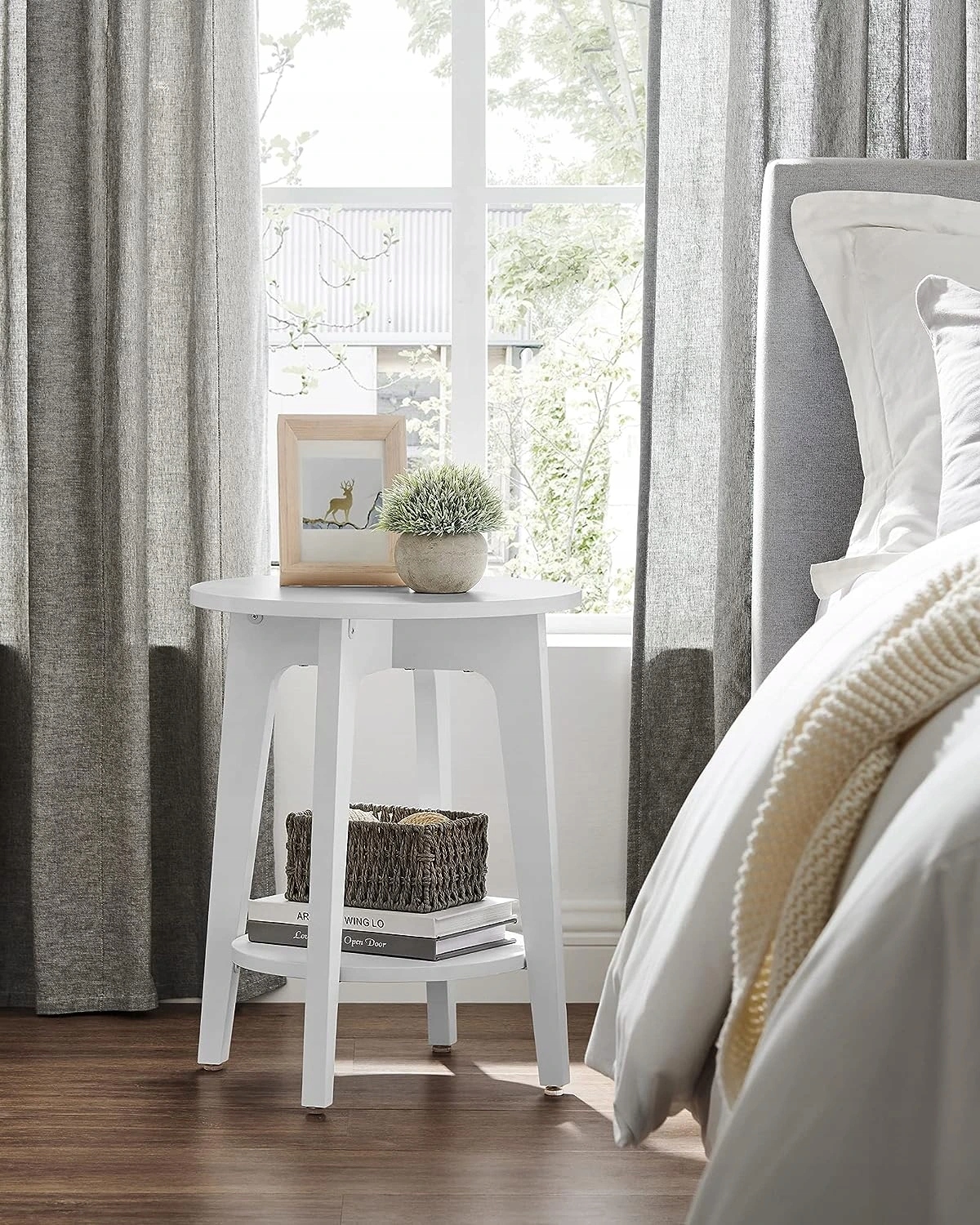 Odkládací stolek kulatý bílý