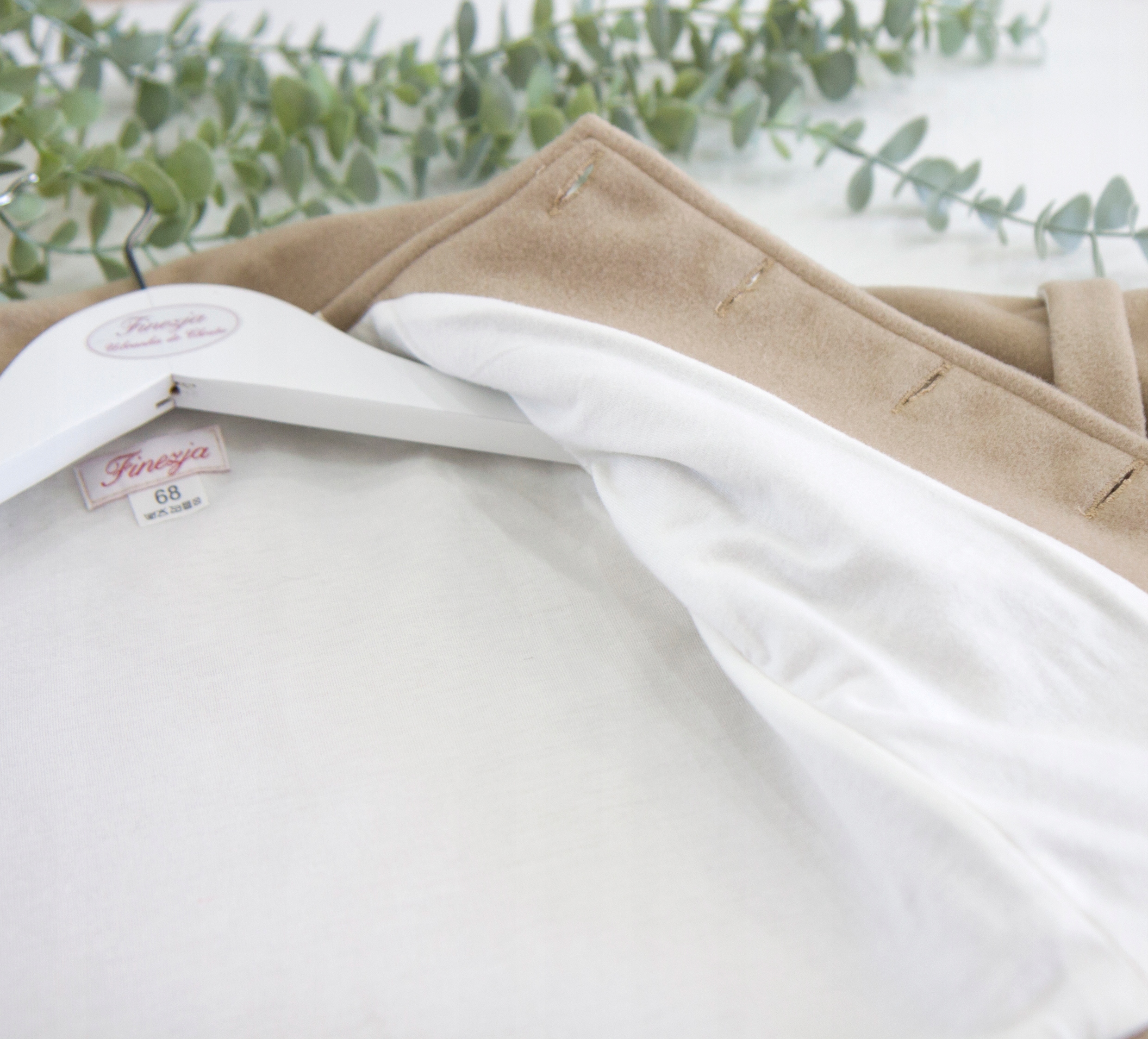 płaszczyk chłopięcy beż roz 74 Kolor beżowy