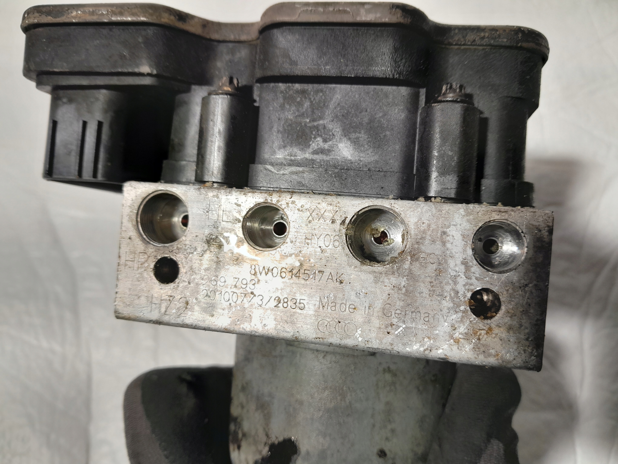 AUDI A4 B9 pump control unit ABS 8W0614517AK