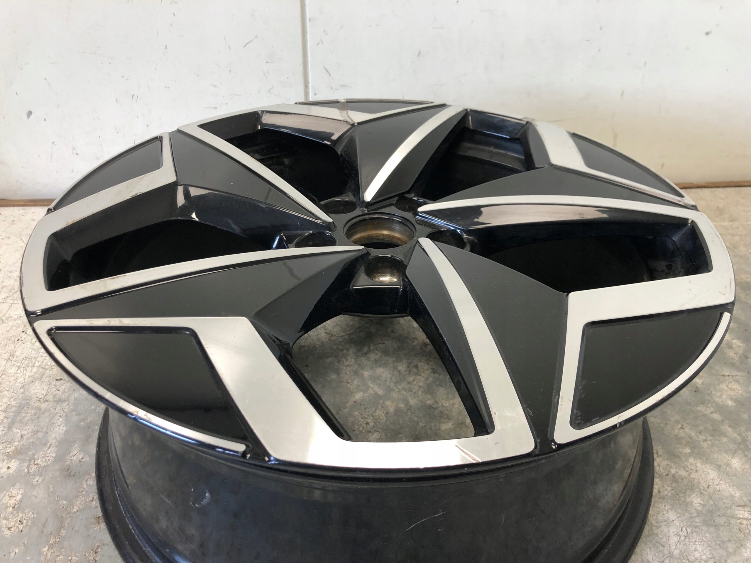 disk 19" 5x112 7.5J ET50 VW ID3 10A601025