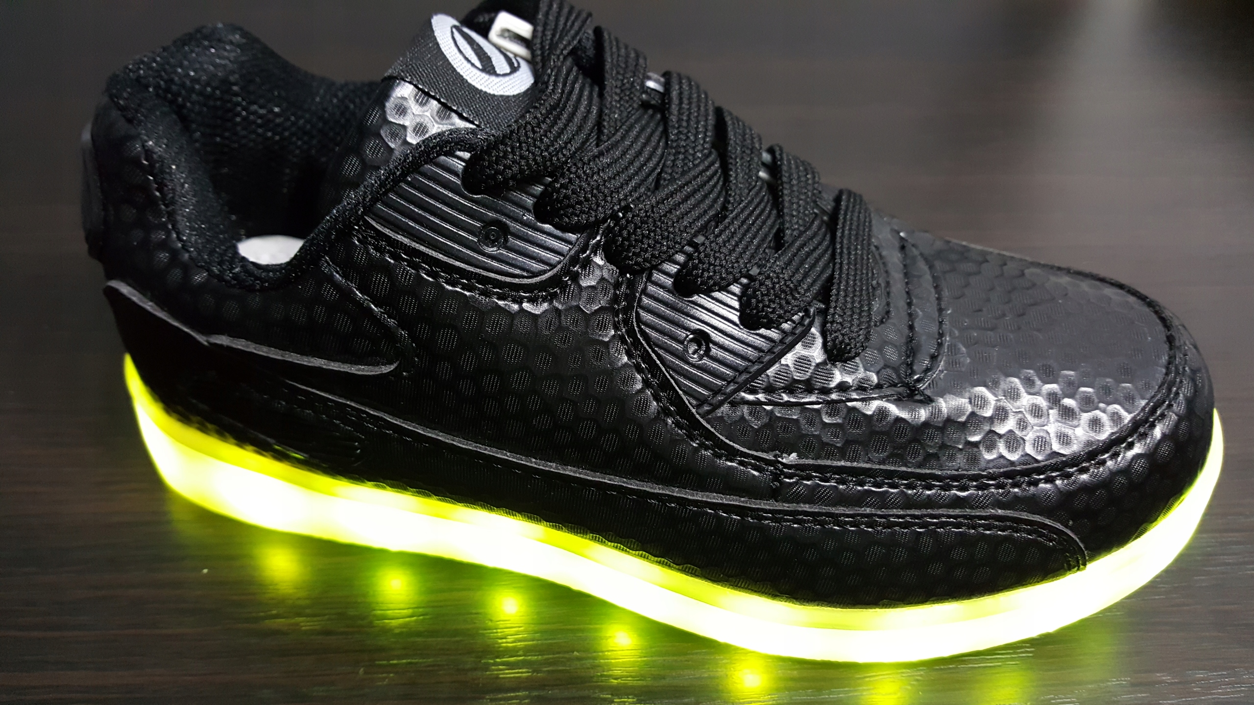 DZIECIĘCE BUTY LED ŚWIECĄCE SHUFFLE DANCE BLACK 28 Bohater brak