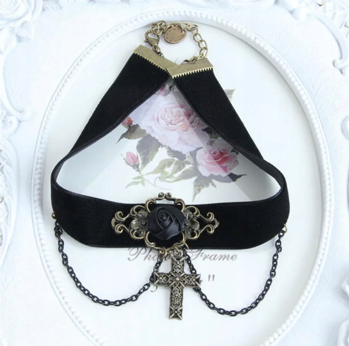 CHOKER CZARNY Z KRZYŻEM NA TASIEMCE SZYJE KRZYŻ Rodzaj Inny