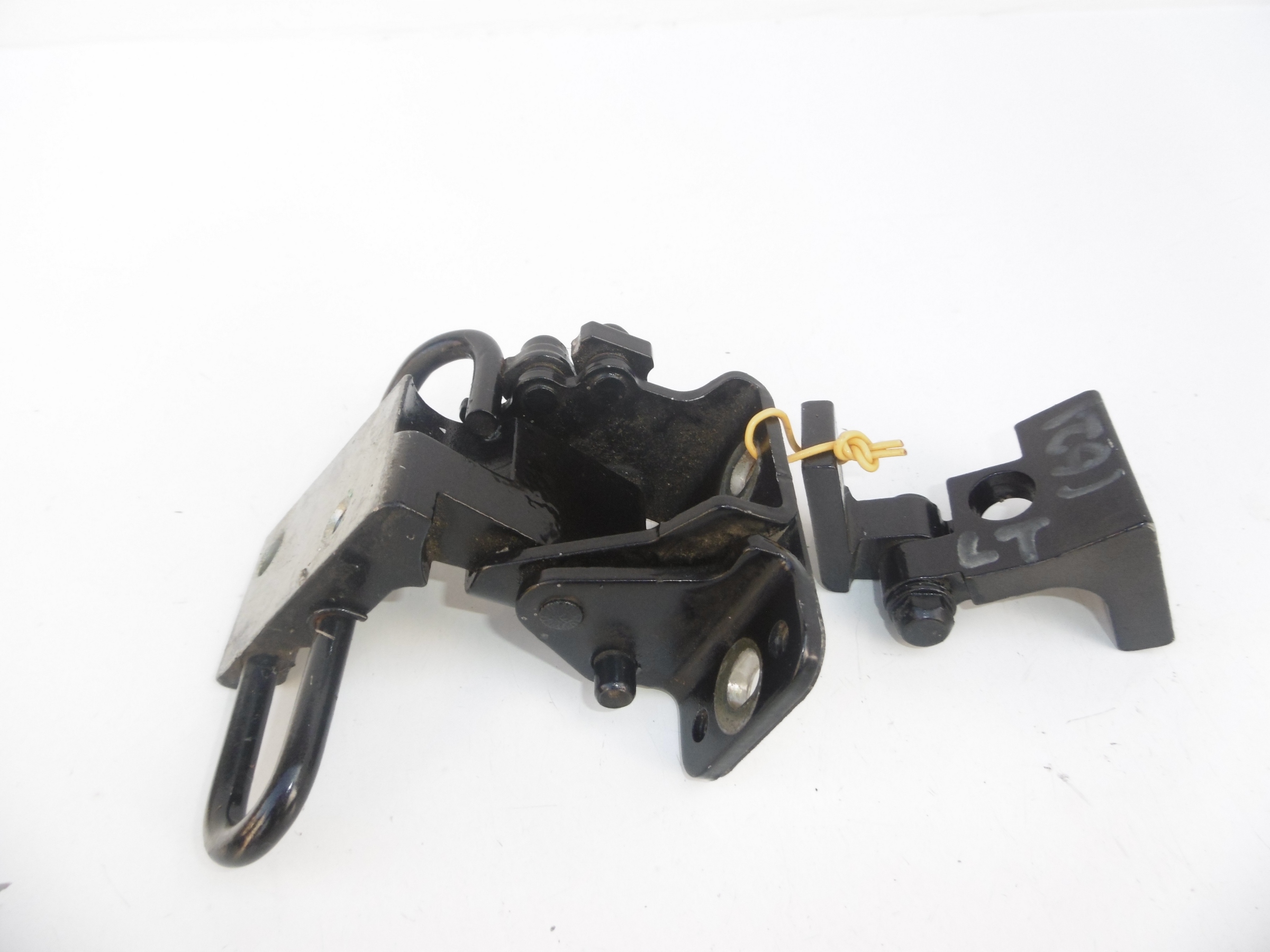hinge limiter left rear part PORSCHE CAYENNE 7L