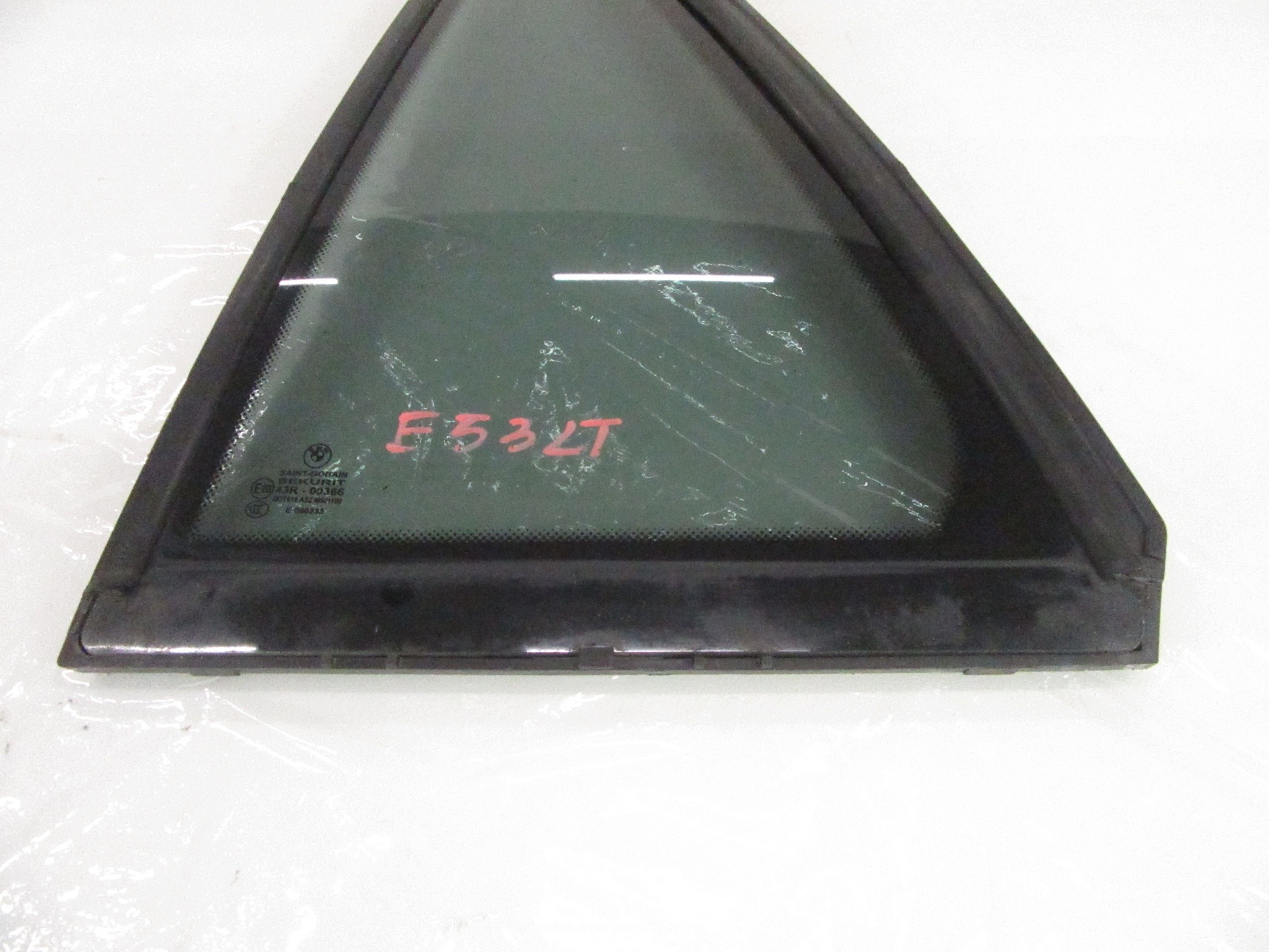 window left left rear part BMW e53 X5 AS2