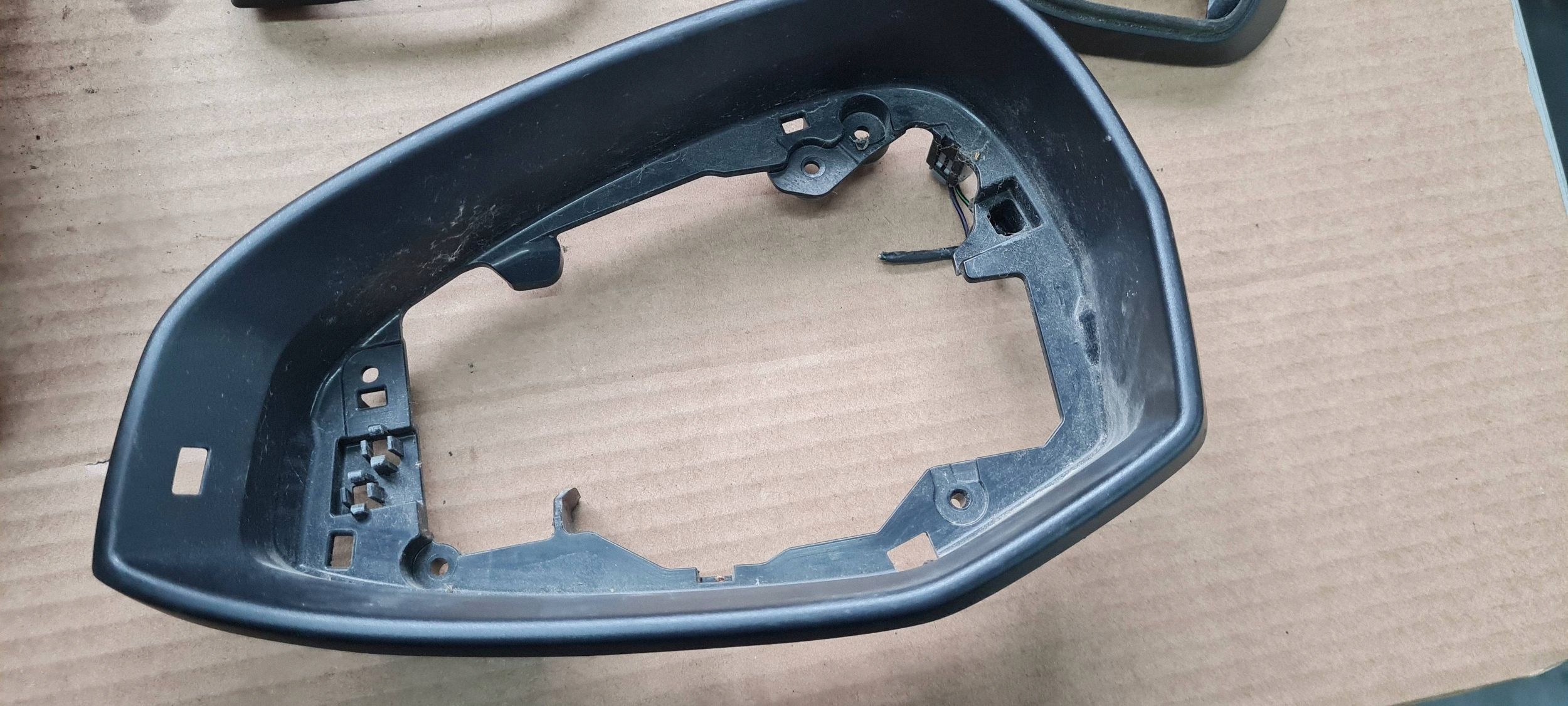 A4 B9 8W cover cap cover mirrors left LY3S 8W0857527