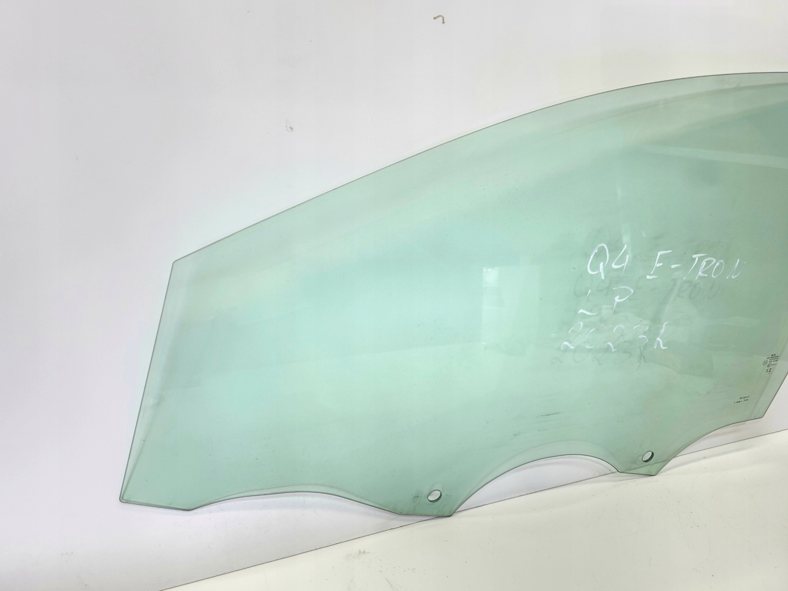 window side door right front AUDI Q4 E-TRON 11A845201 2023 ROK