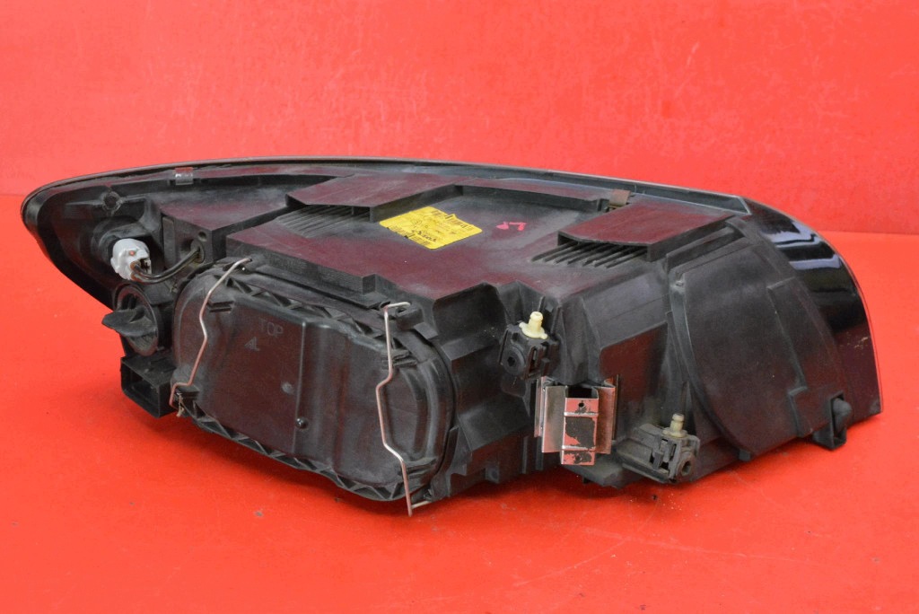 REFLEKTOR left light front lens EU 30698885 VOLVO V50 1 and 03-11