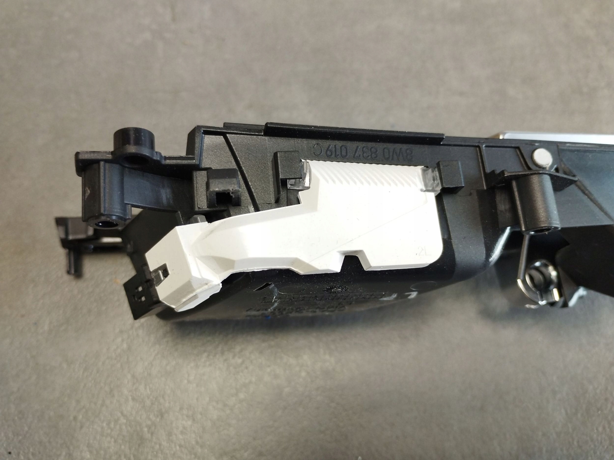 Audi A4 S4 B9 8W handle inner left front 8W0837019C