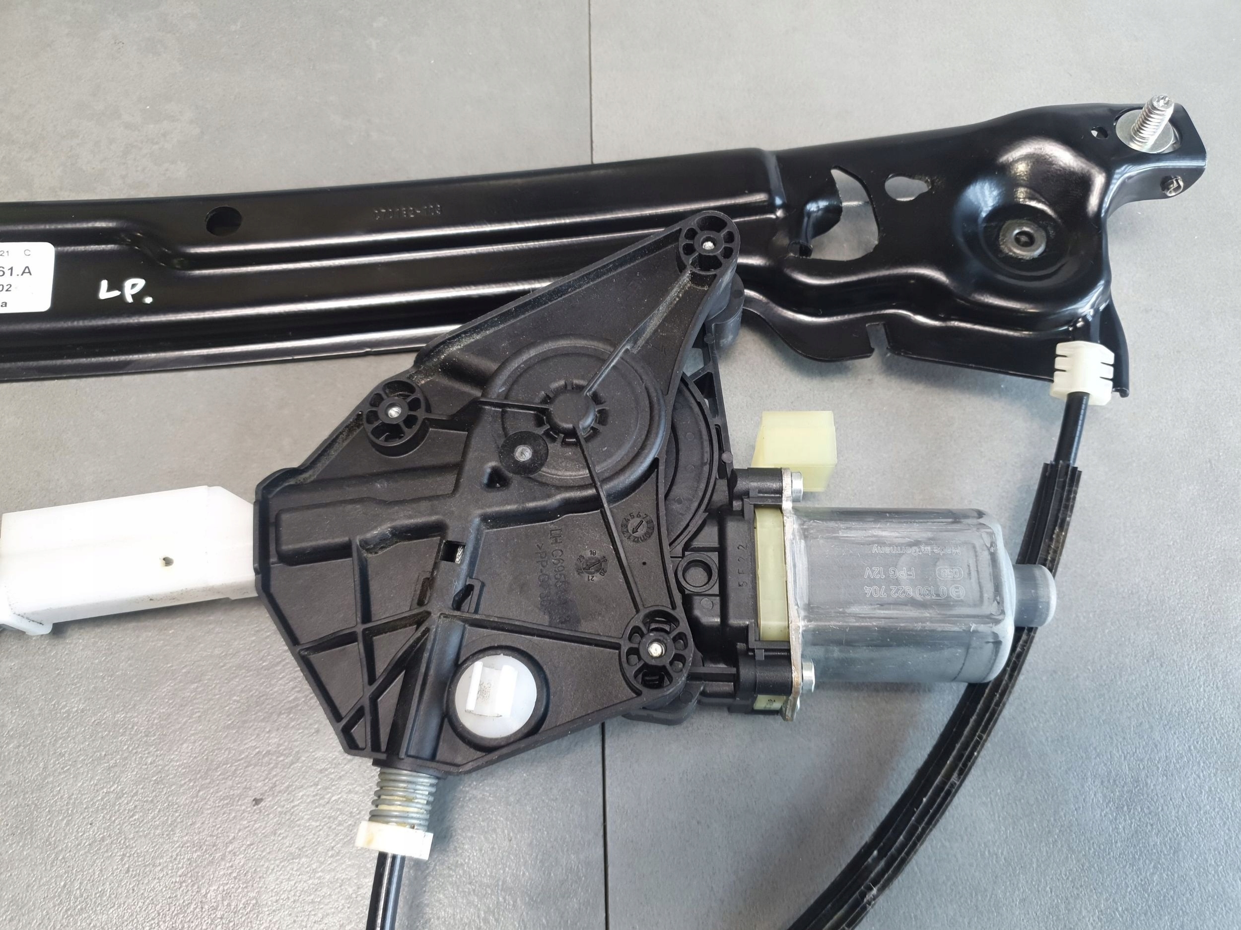 Audi Q8 window regulator door left front 4M8837461A
