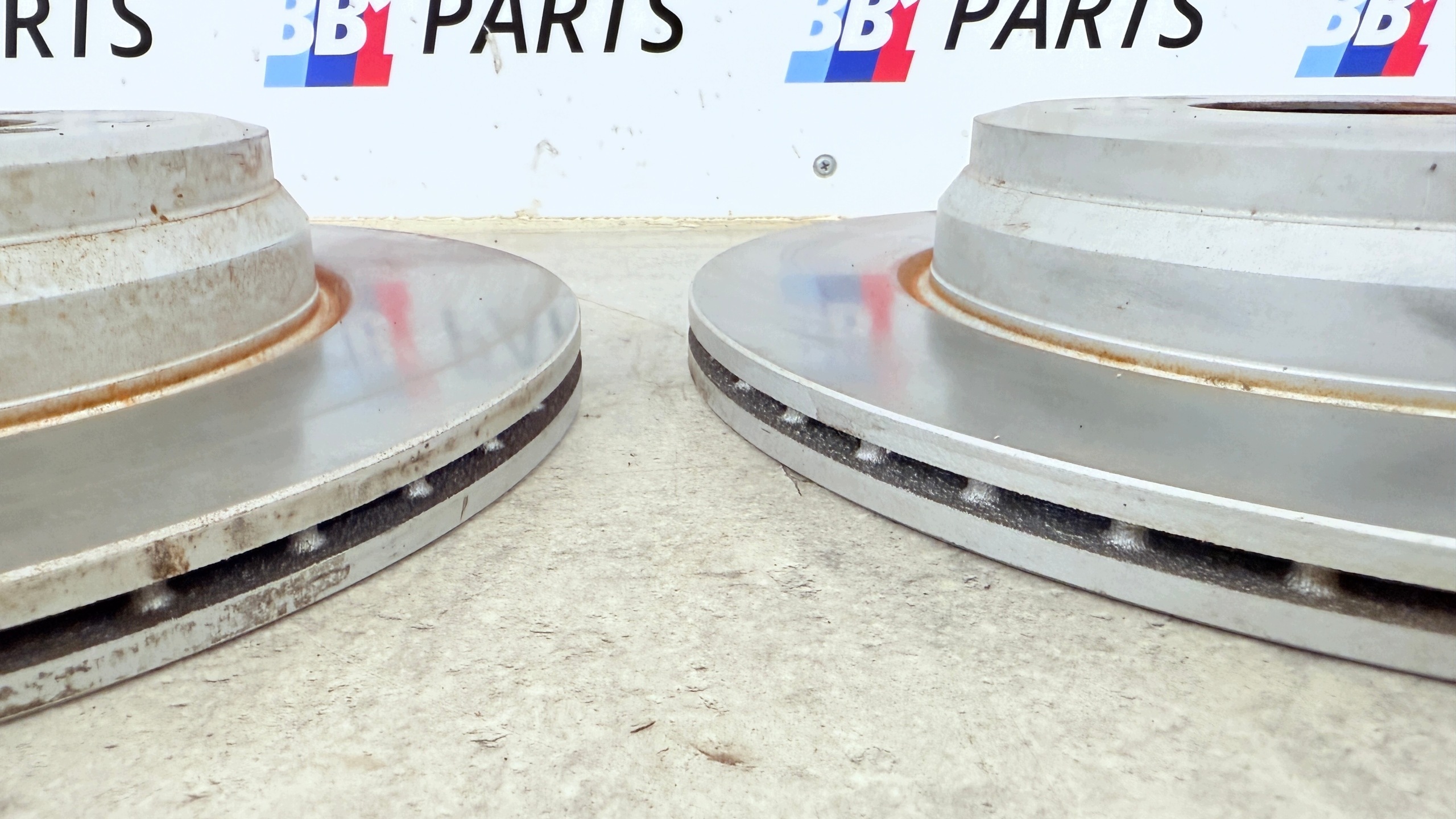 BMW F30 F31 calipers HAMULCE discs rear part rear. 330MM 335D 335D SWAP 330X20MM