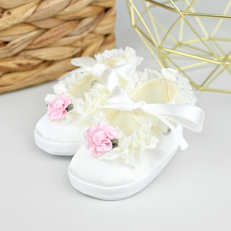 Ecru buciki niechodki na Chrzest najmniejsze 9 cm Kolor biały