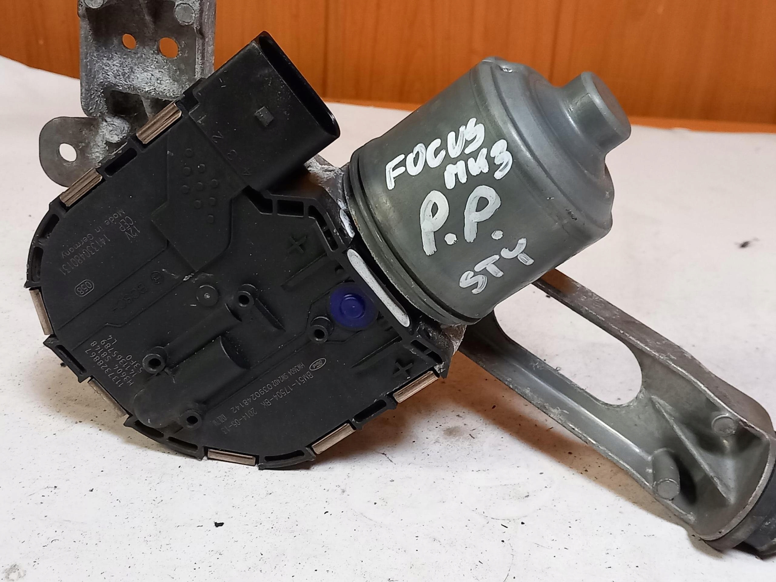 mini motor of wipers right front FORD FOCUS MK3 BM51-17504-BK