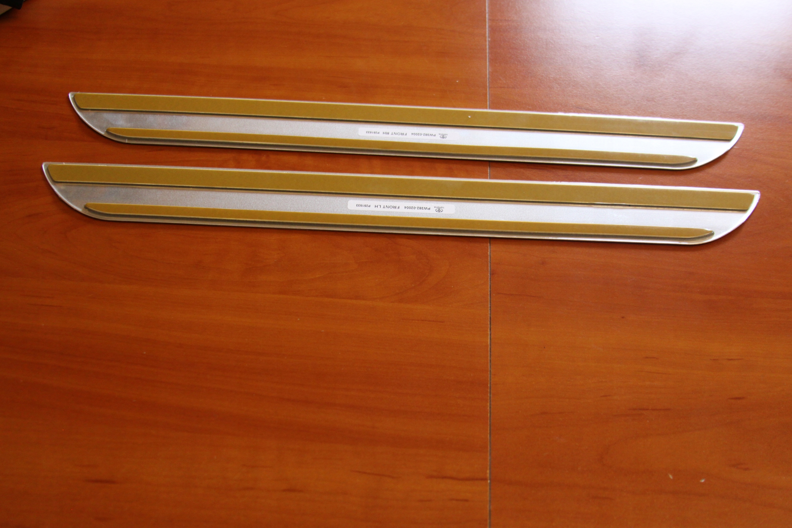 mouldings for threshold front aluminium TOYOTA COROLLA CROSS original