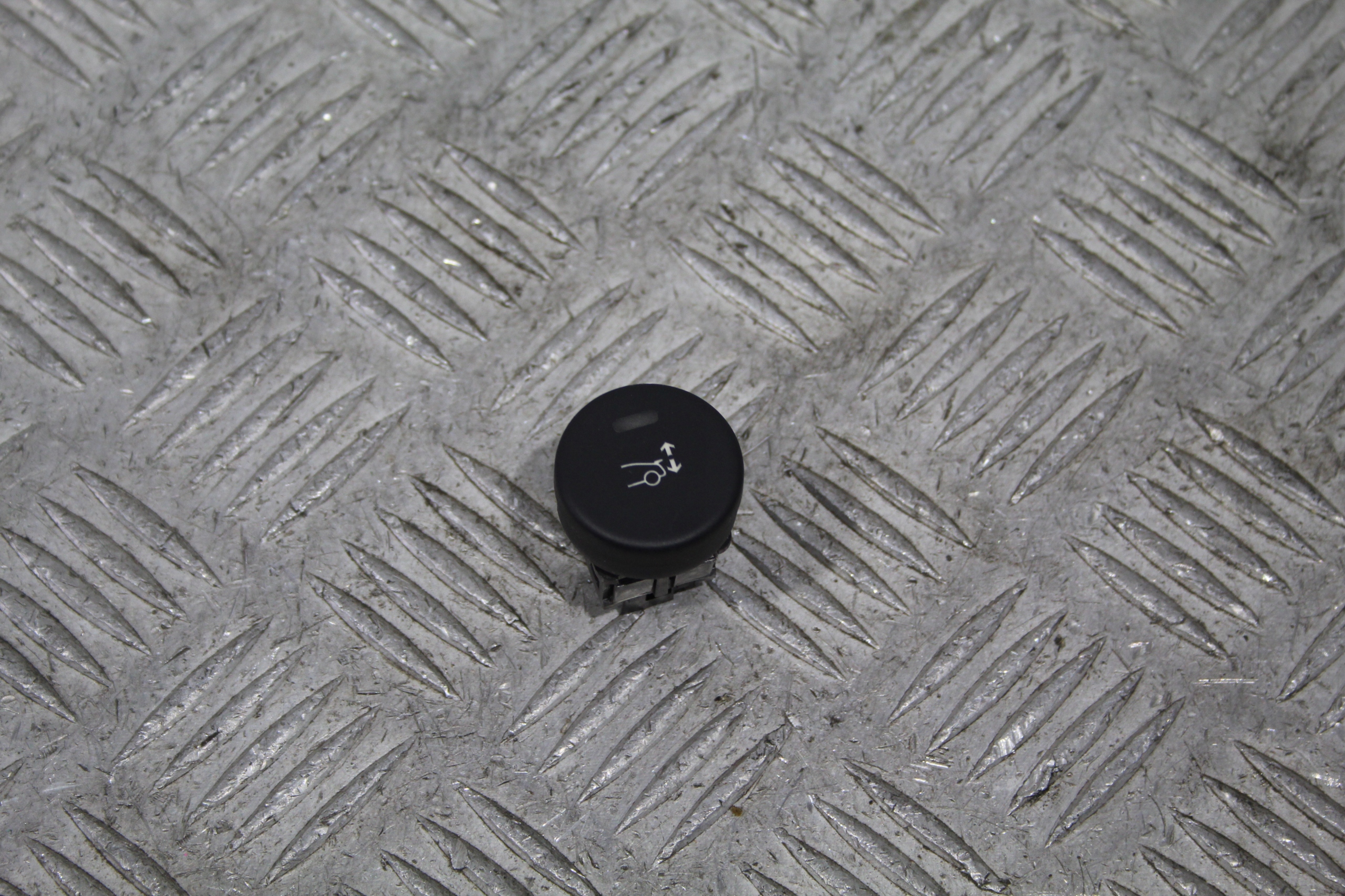 button SPOILERA bonnet PEUGEOT RCZ LIFT 96661207XT