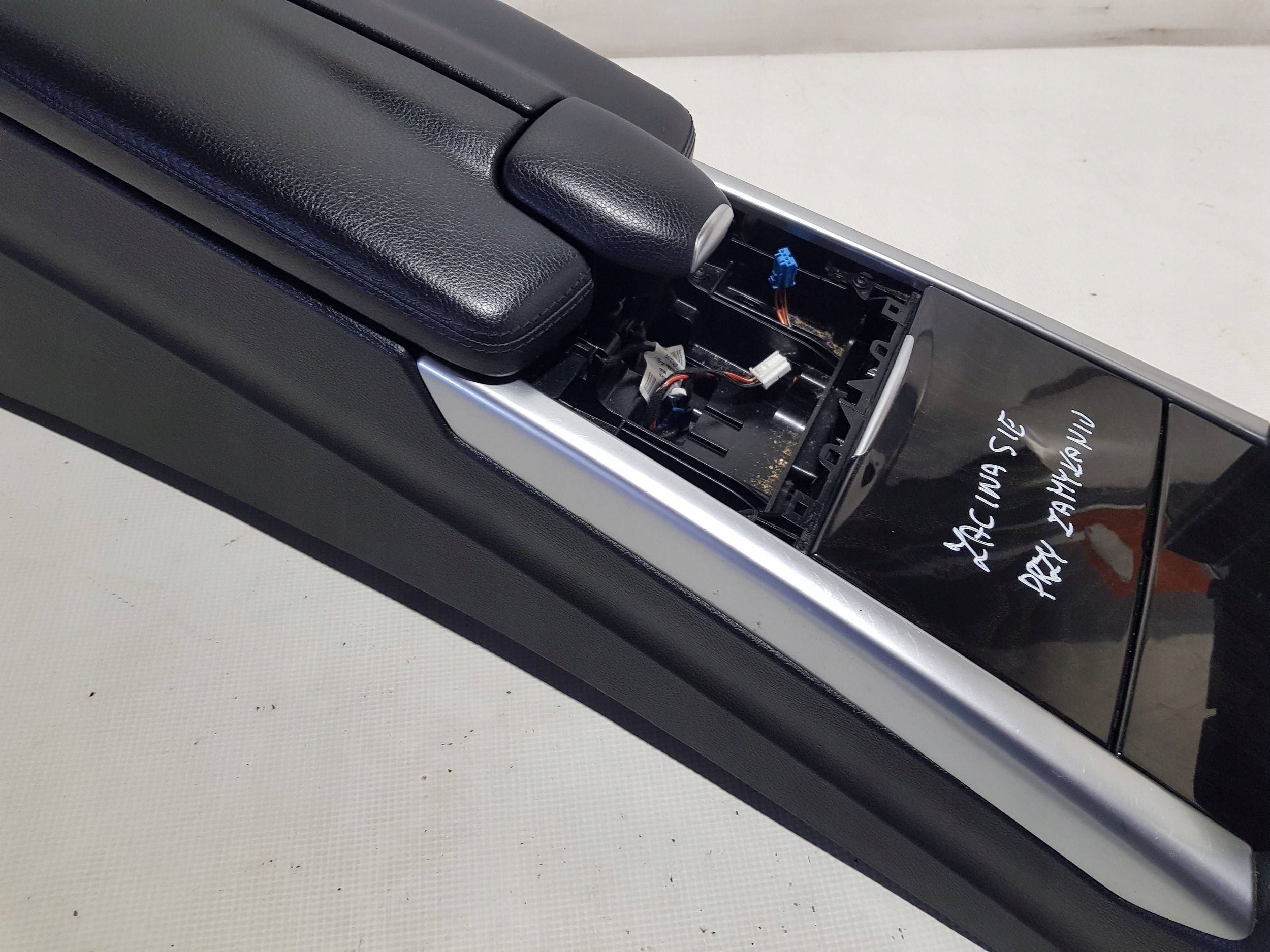 TUNEL central armrest Mercedes E W212 LIFT