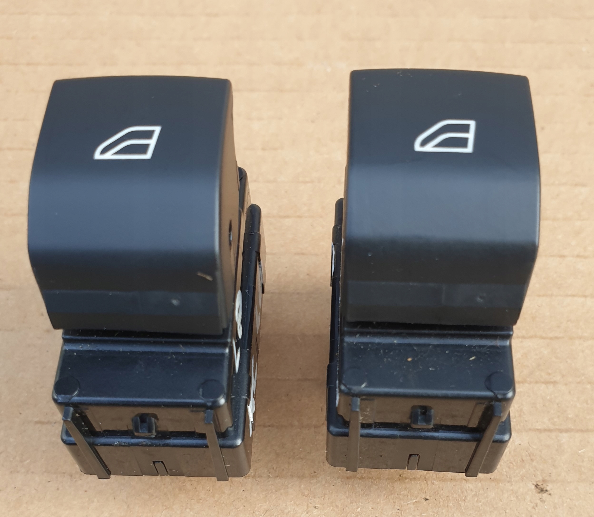 switch windows rear right front VOLVO XC40 OE