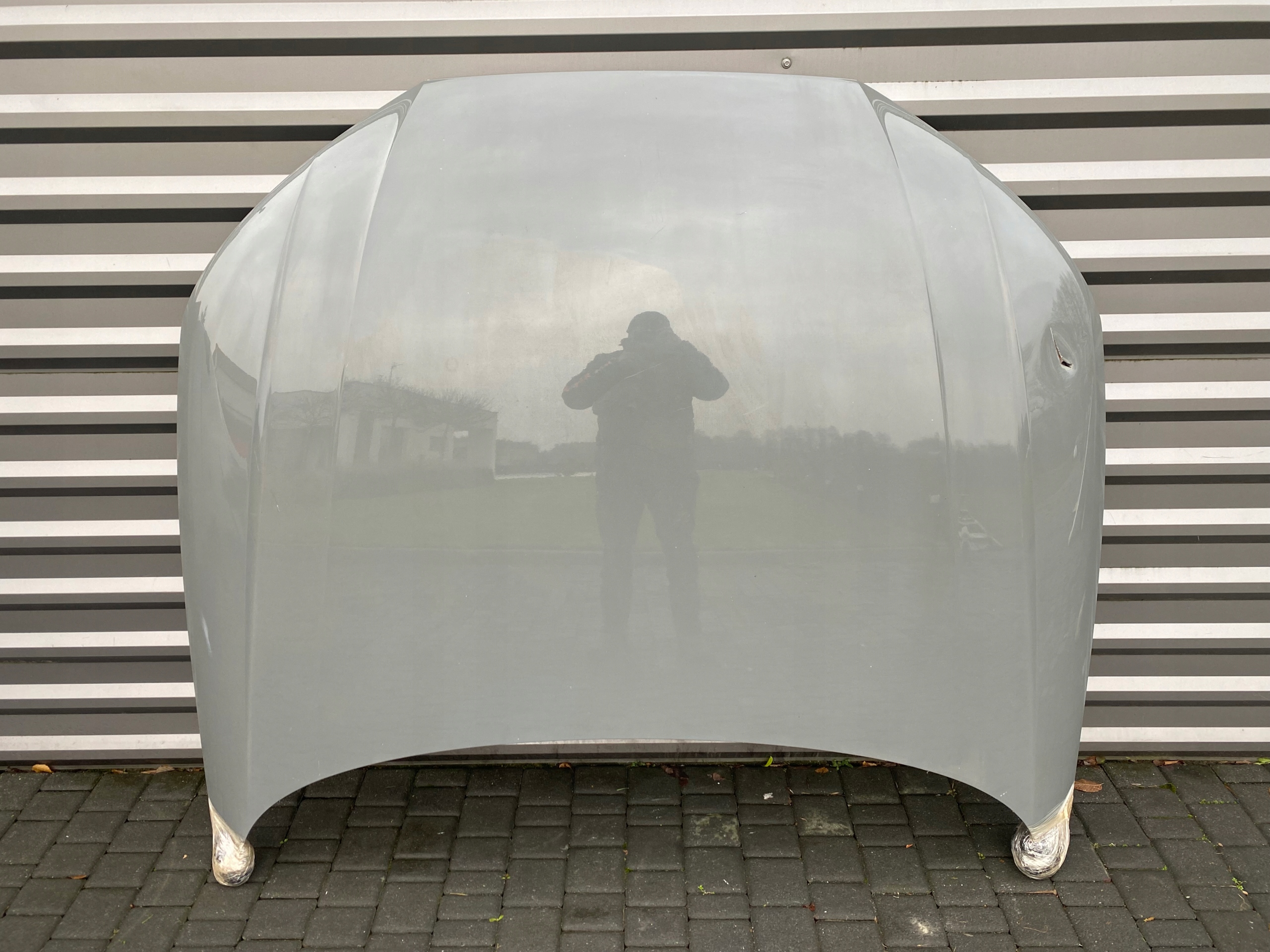 B9 2015- - Капот AUDI A4 8W 8w0 симпатичний