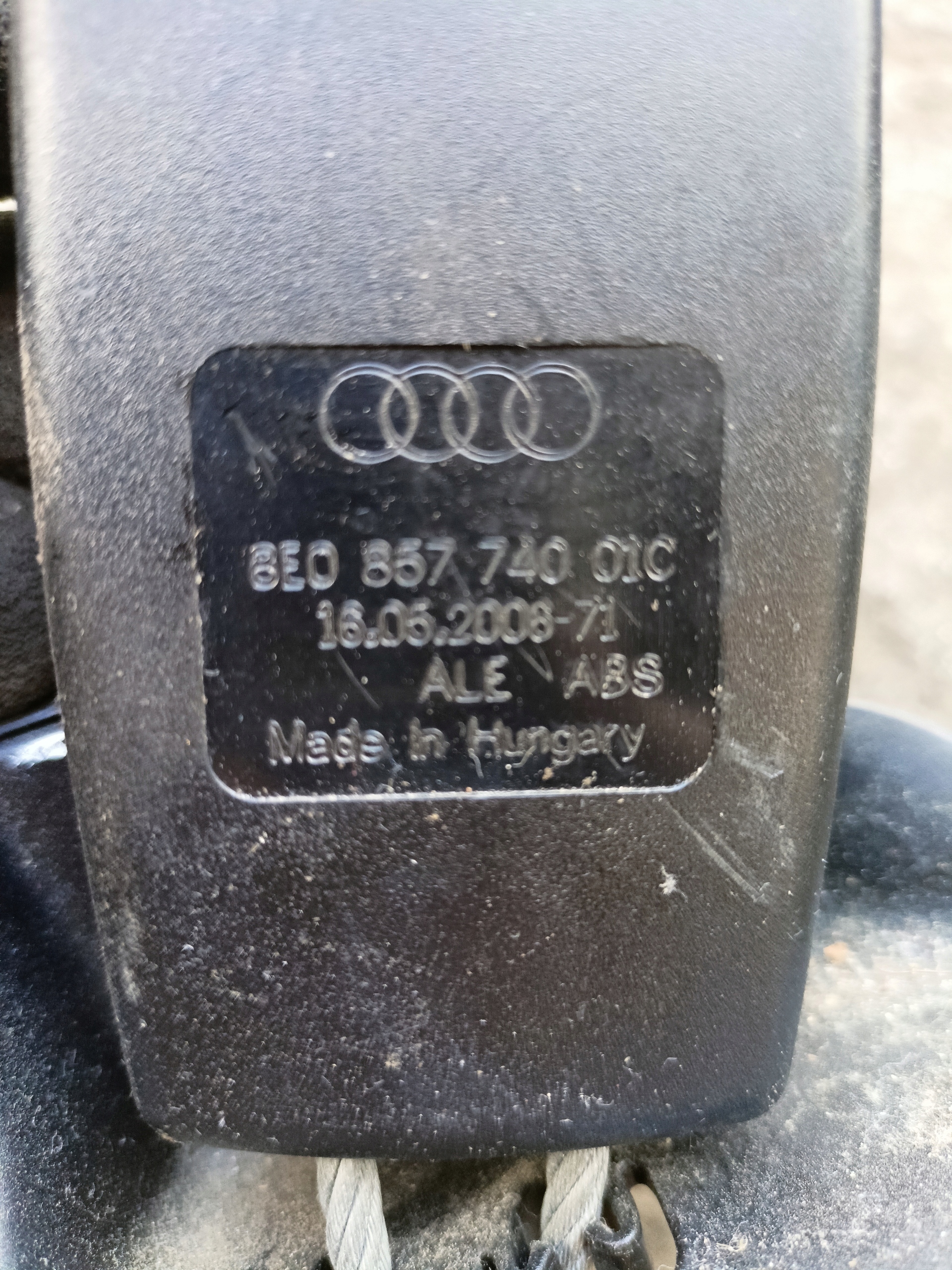 AUDI A4 B6 B7 Fixation arbre ceintures sécurité Arrière KANAPY 8E0857740