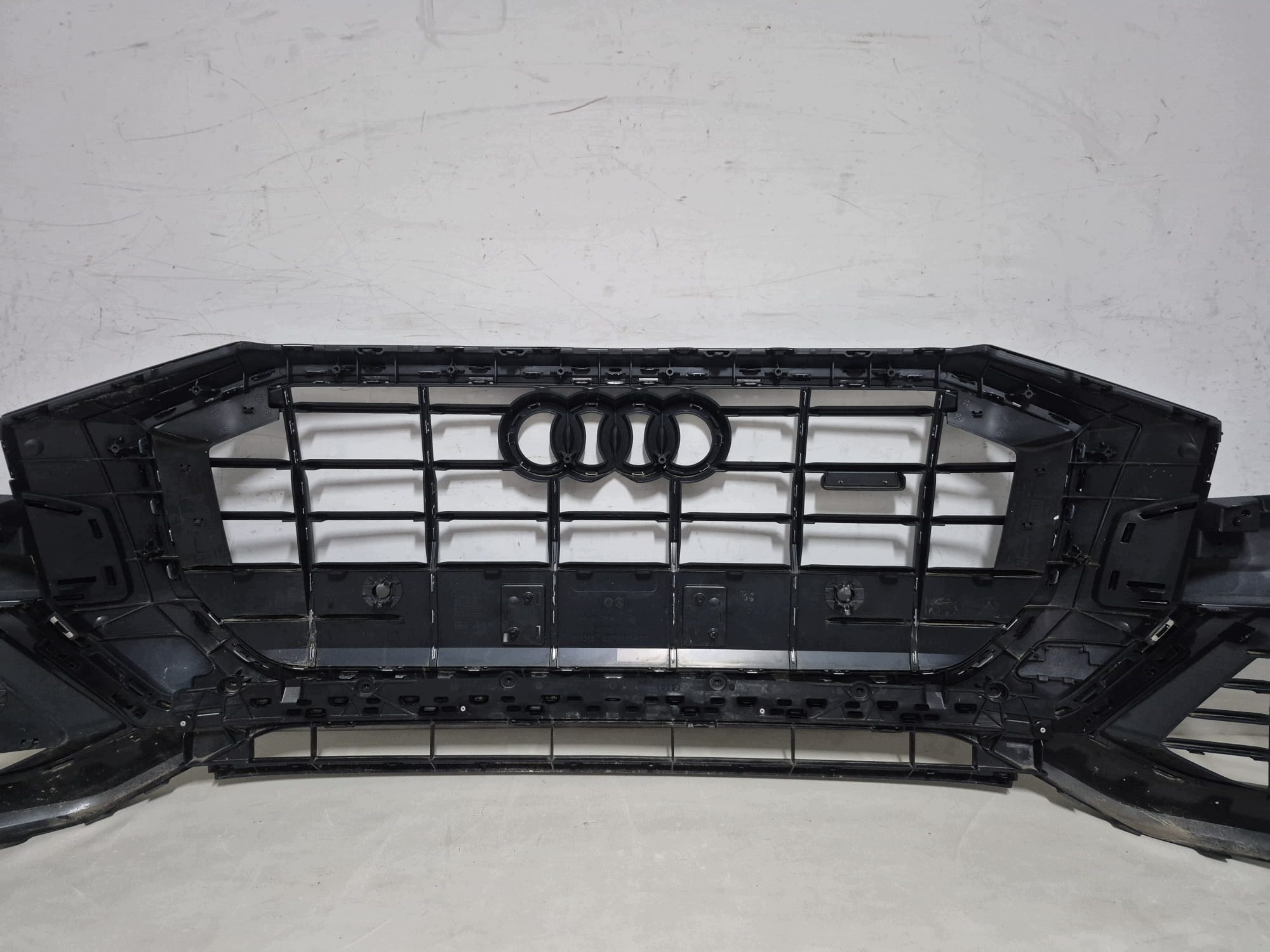 AUDI Q8 4M8 ZWYKLY 18- bumper front front grill grid PDC 4M8807437A