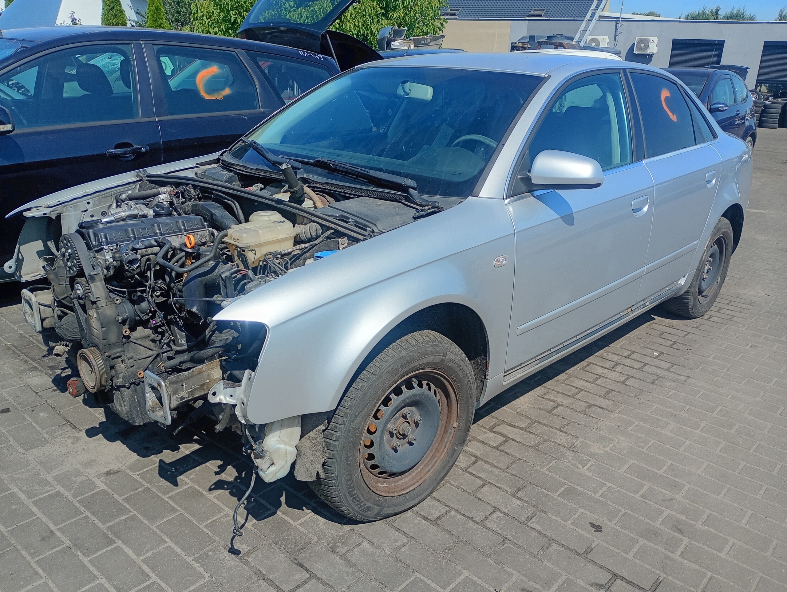 door left front front Audi A4 B7 05-08 kod lakieru 5B5B