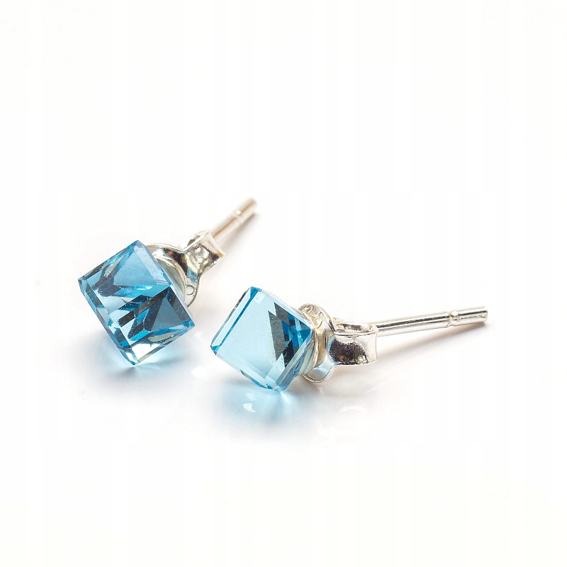 

Srebrne 925 Kolczyki z kr. Swarovski Cube 4mm Aqua