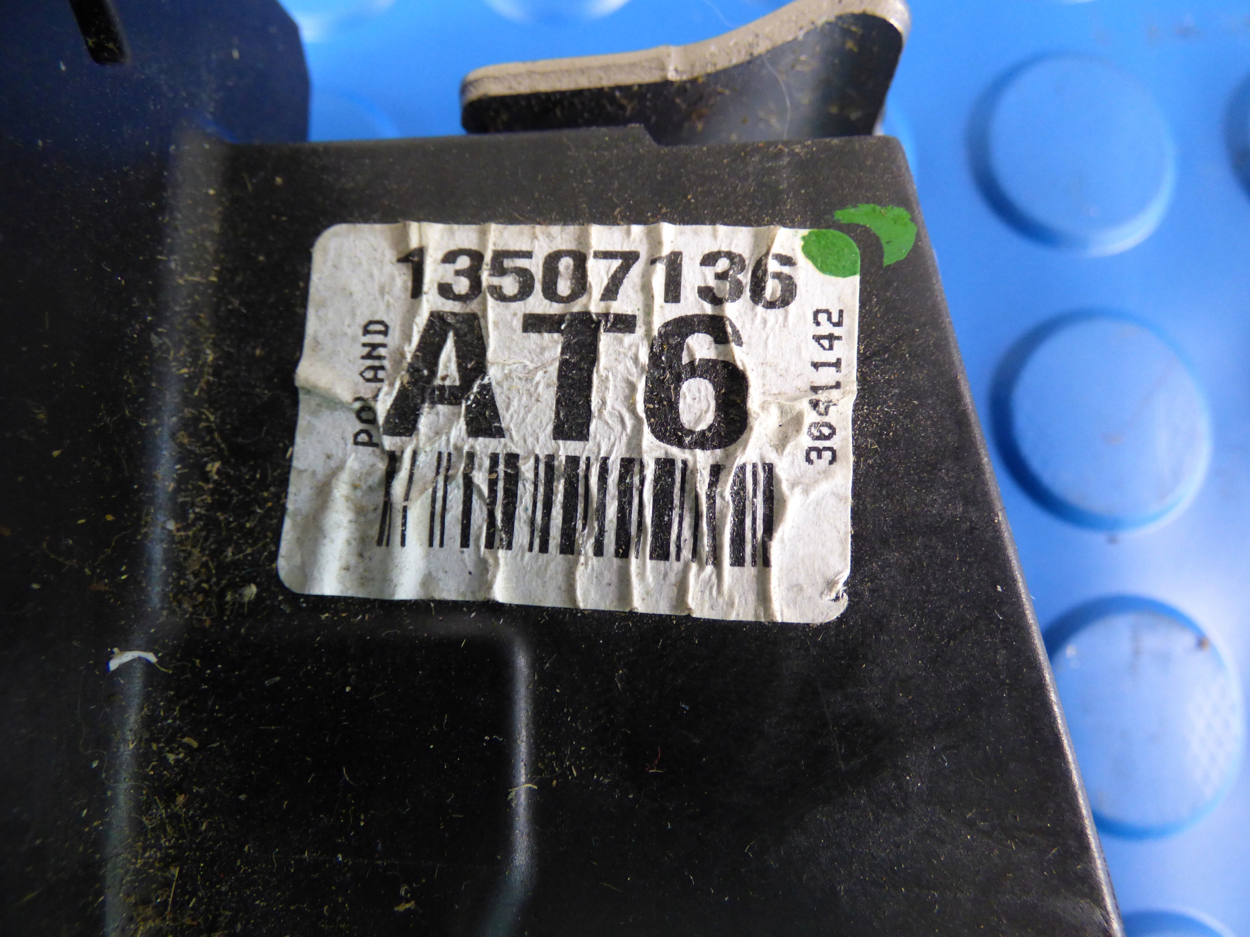 lock door right rear part stBDB OPEL ASTRA V K