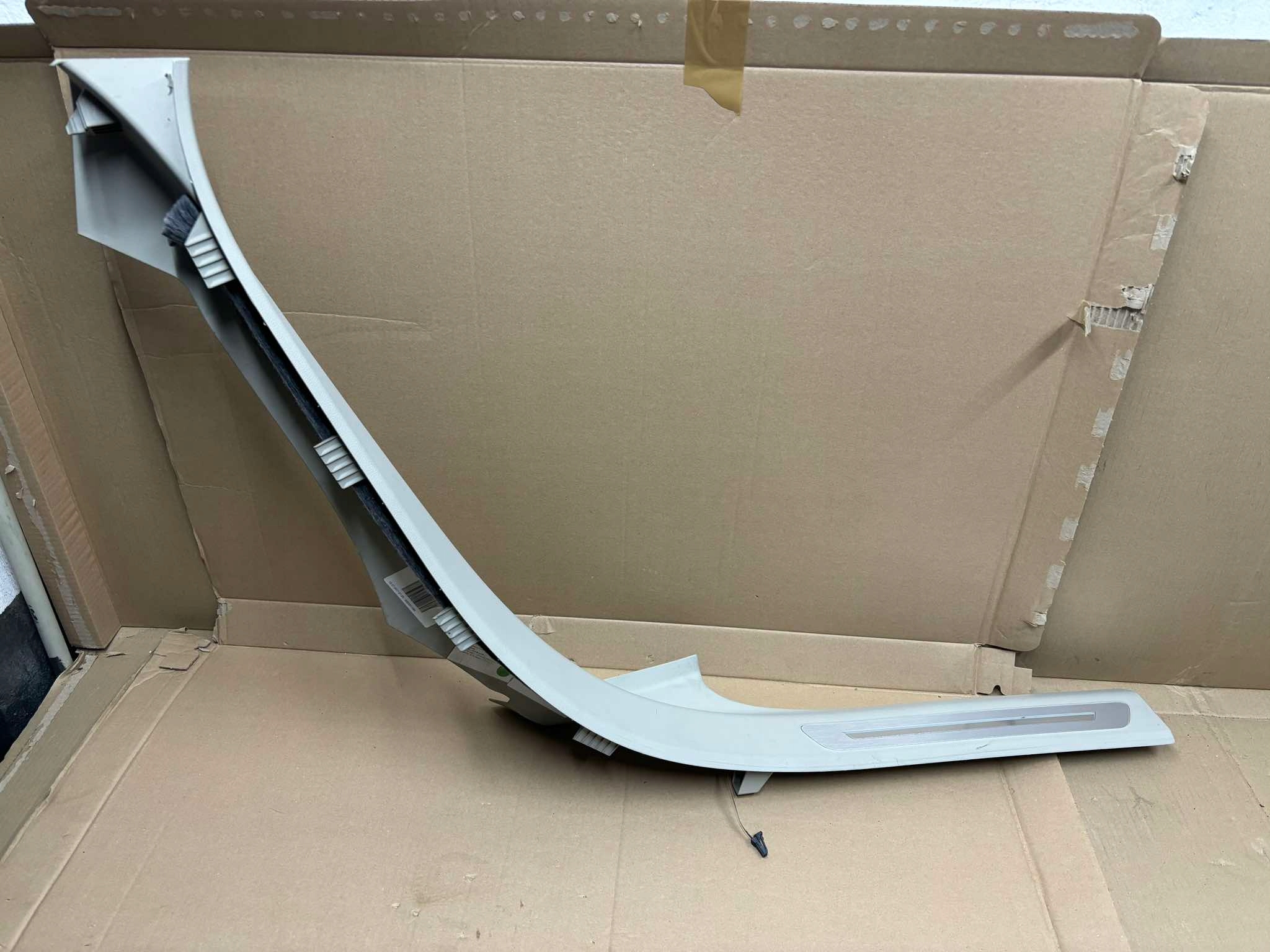 moulding threshold inner right rear part AUDI A8 4N 4N4864608C