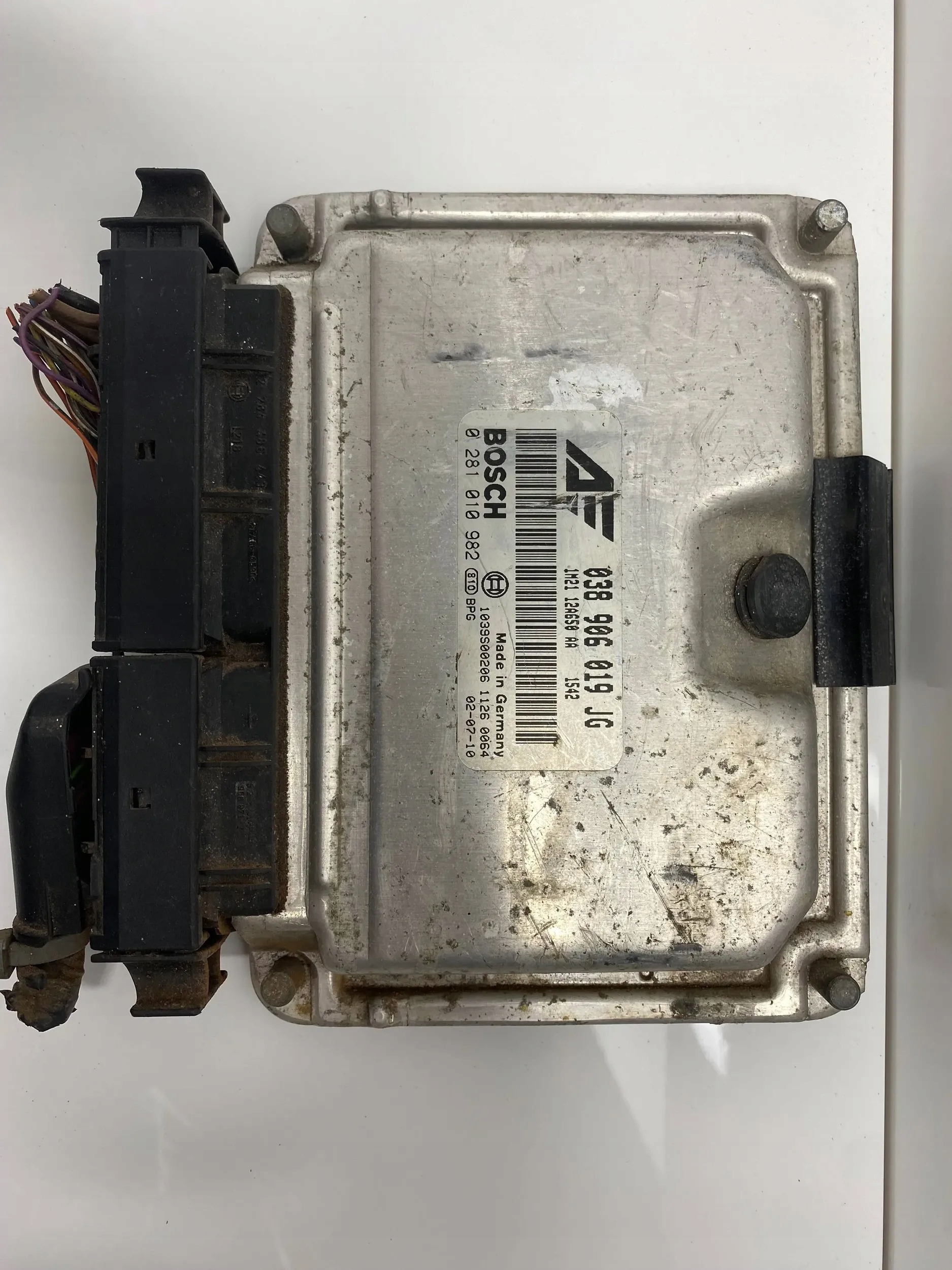 computer control unit of the engine VW 038906019JG