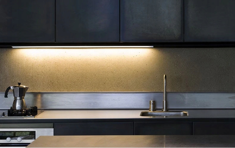 LAMPA MEBLOWA PODSZAFKOWA LED CZUJNIK DOTYK 130cm Moc 40 W