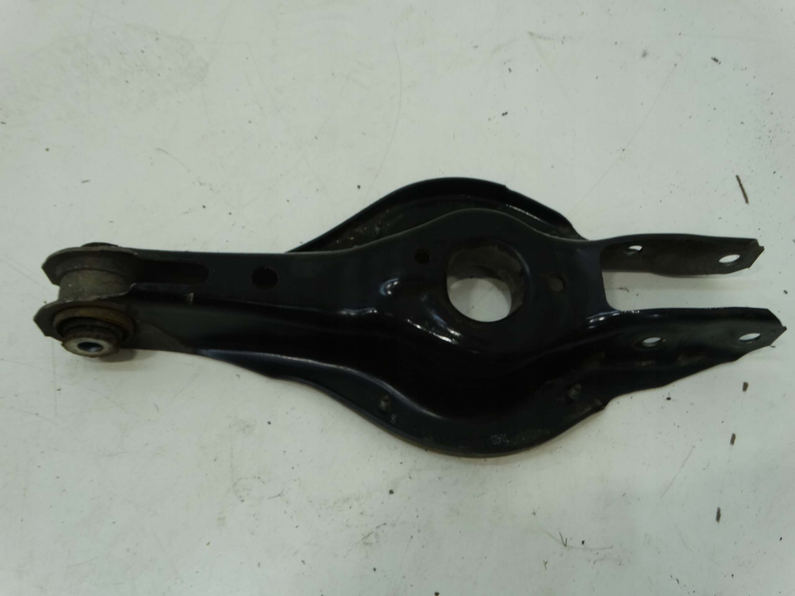 Querlenker unterer rechts heck BMW 1 F20 2.0D 2013R. 3332-6792541