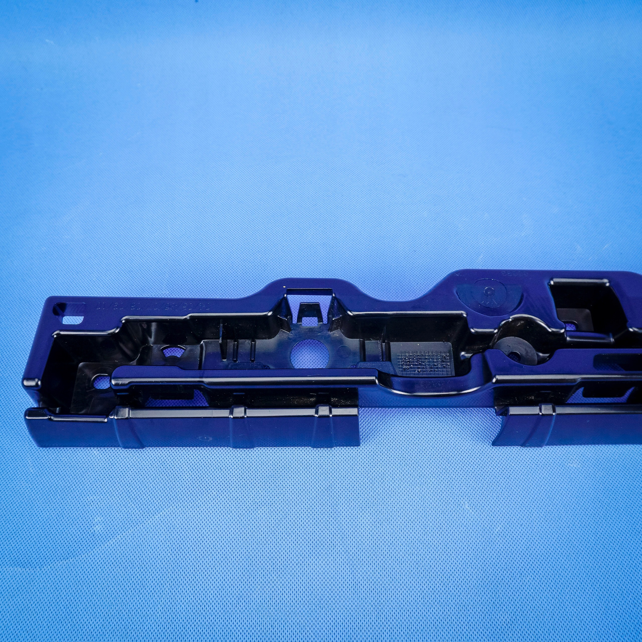 Support Support plaque Couvertures progowej Gauche BMW 5 G30 M 51777387345 7387345 59km
