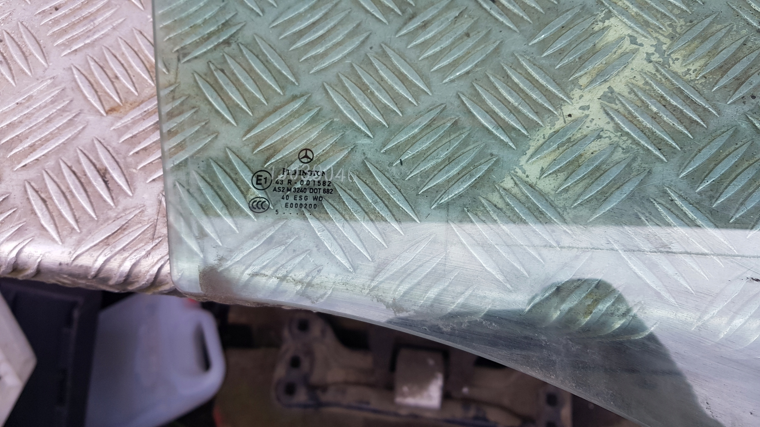 MERCEDES W245 window right front side